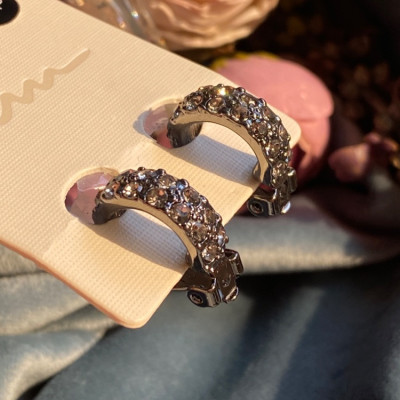 گوشواره بدون نیاز به سوراخ گوش