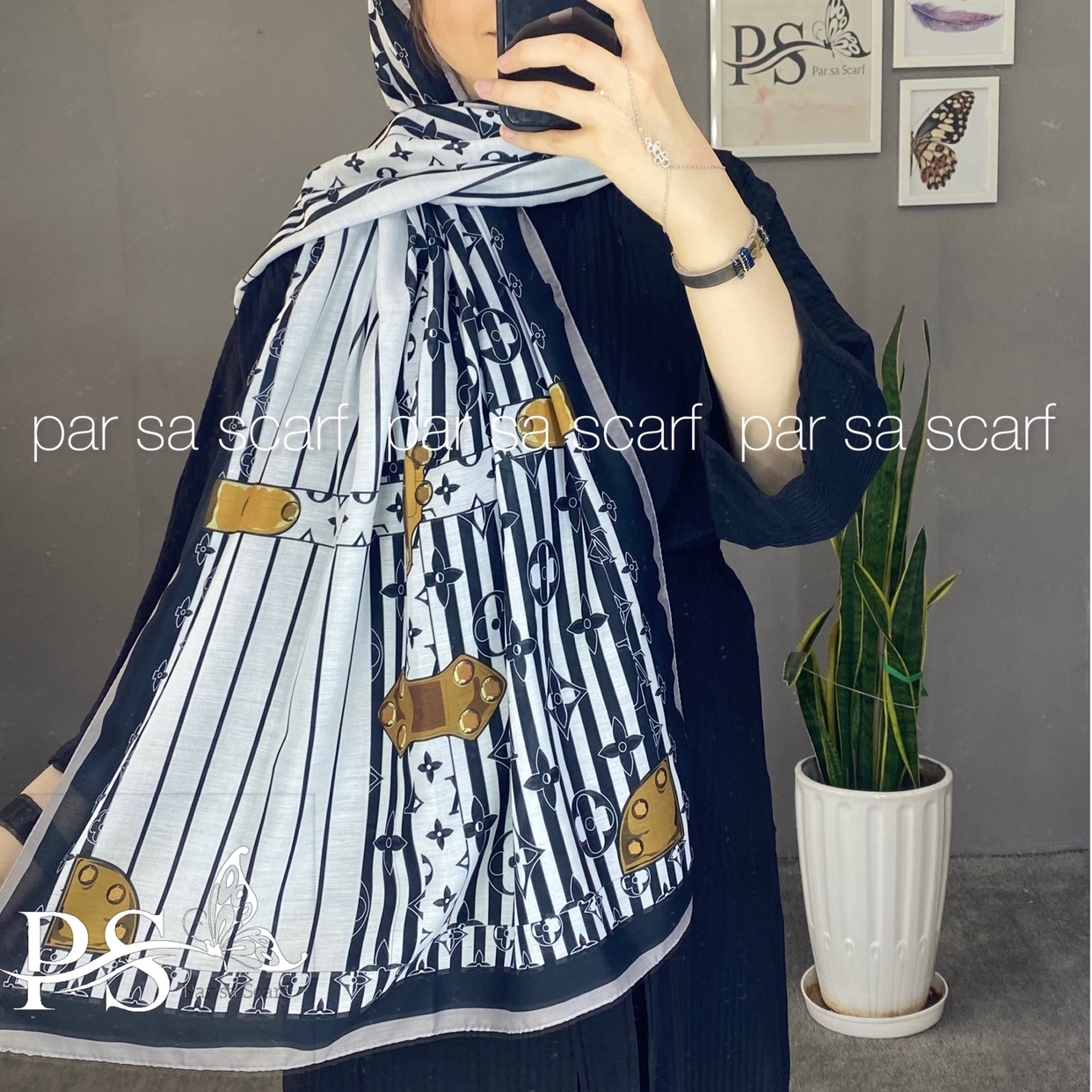 شال نخی سفید مشکی طرح مارک با دو وجه متفاوت