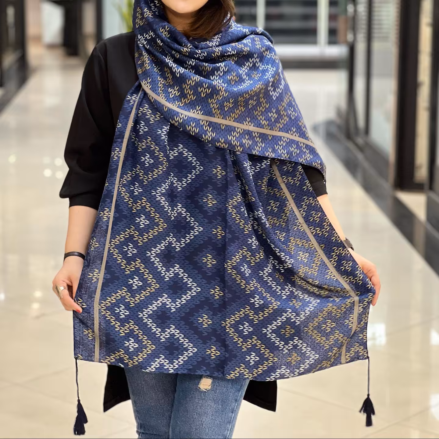 شال نخی چهار فصل منگوله دار برند اورجینال