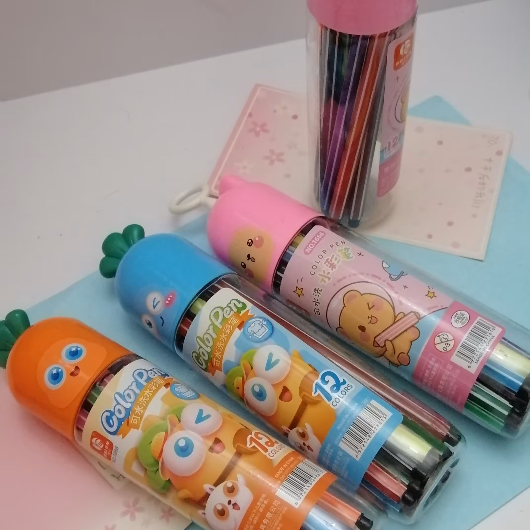 ماژیک 12 رنگ استوانه ای طرح هویج و خرسی