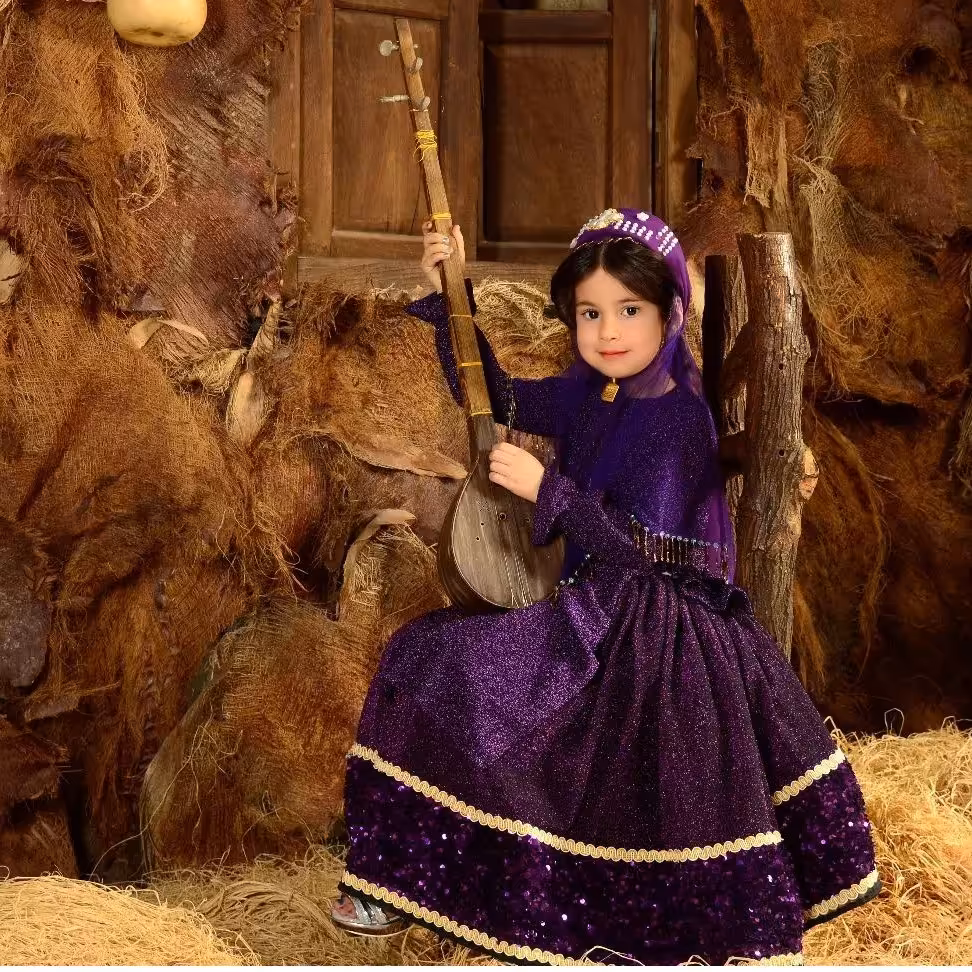 تم بسیارزیبای اتلیه مناسب برای چاپ روی کاشی،شاسی،ماگ و..مناسب جایگزین کردن عکس