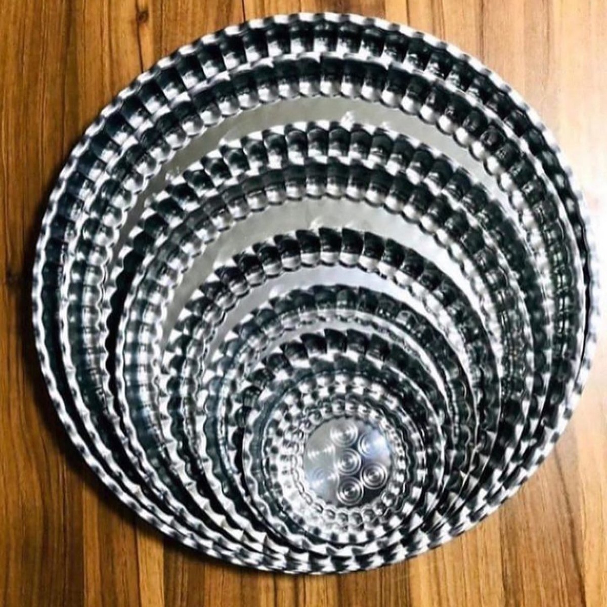 سینی استیل لب کنگره قطر 44 سانت در پلاسکو خورشید شب