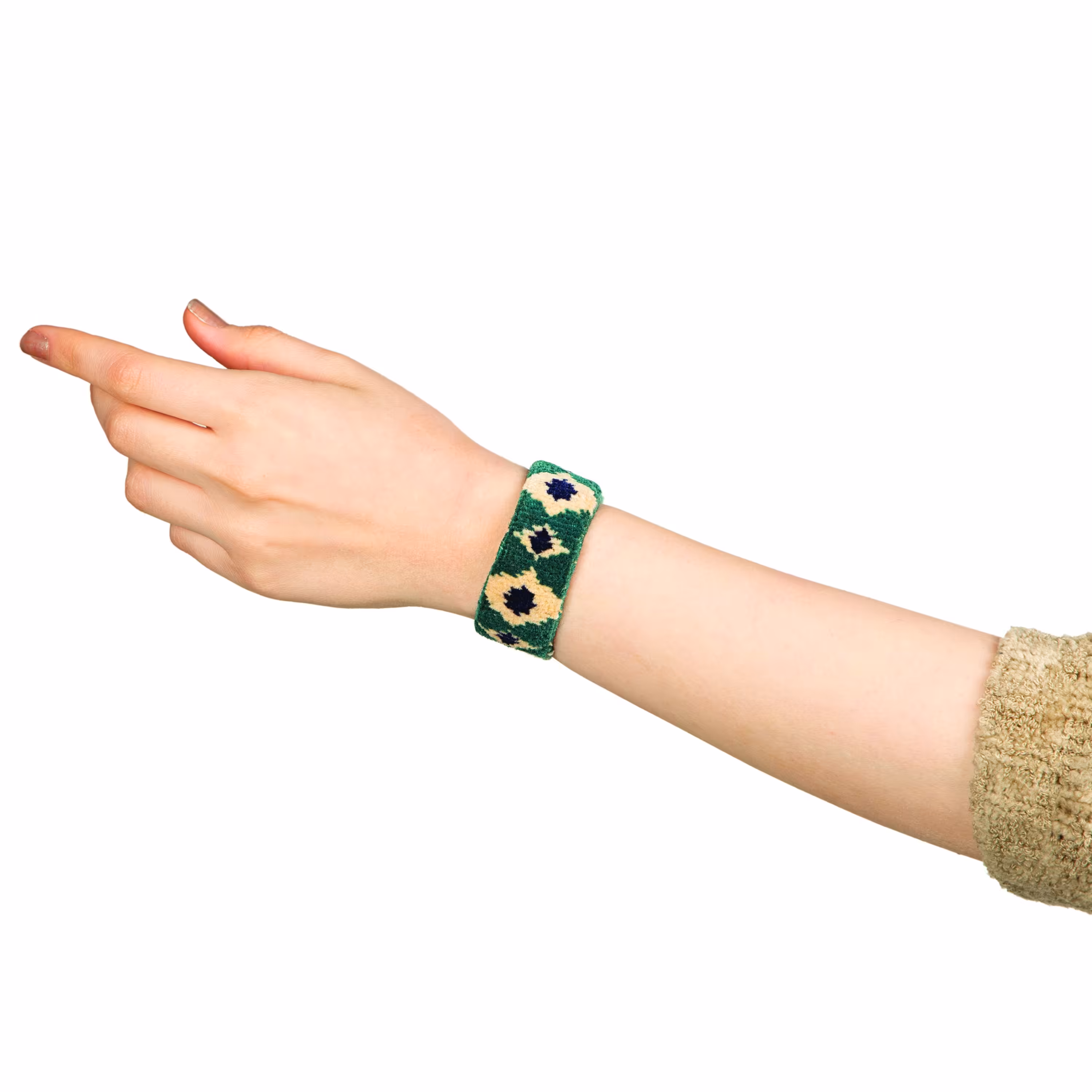 دستبند فرش دستباف مدل چشمه