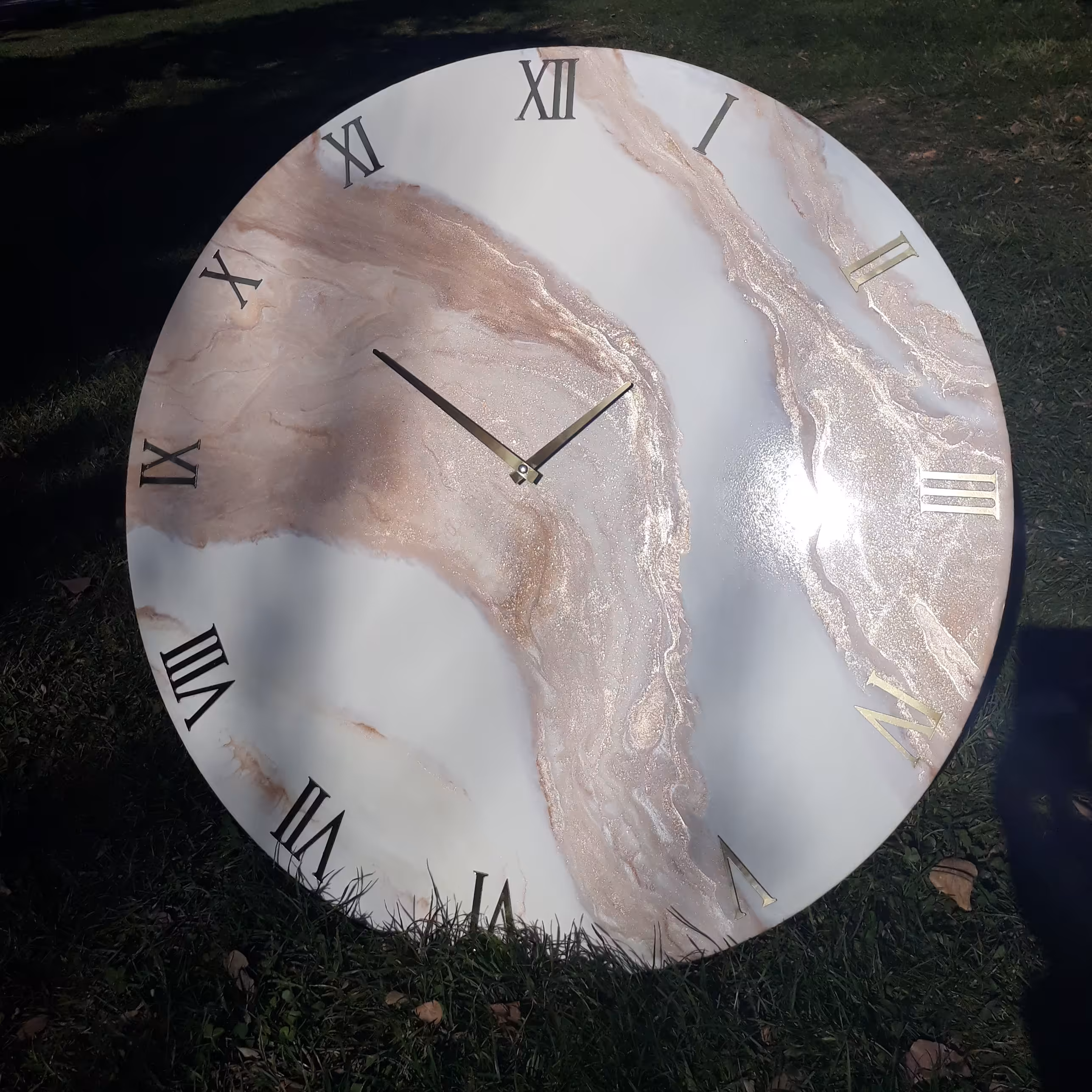 ساعت رزینی طرح روسی کرم طلایی غول پیکر قطر80