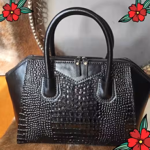 کیف دستی زنانه  دست دوزچرم طبیعی گاوی در ابعاد24*35