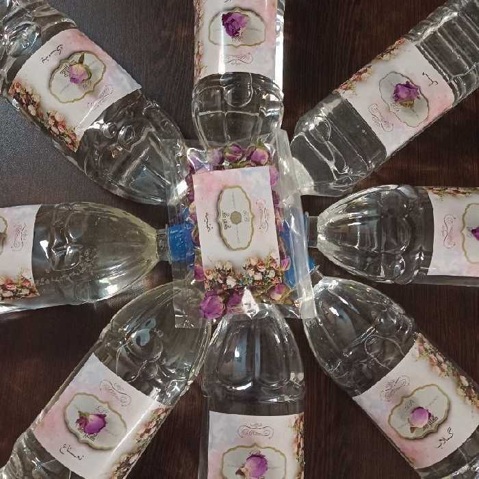 گلاب بسیار سنگین کاشان بدون افزودنی در بطری های 1 لیتری