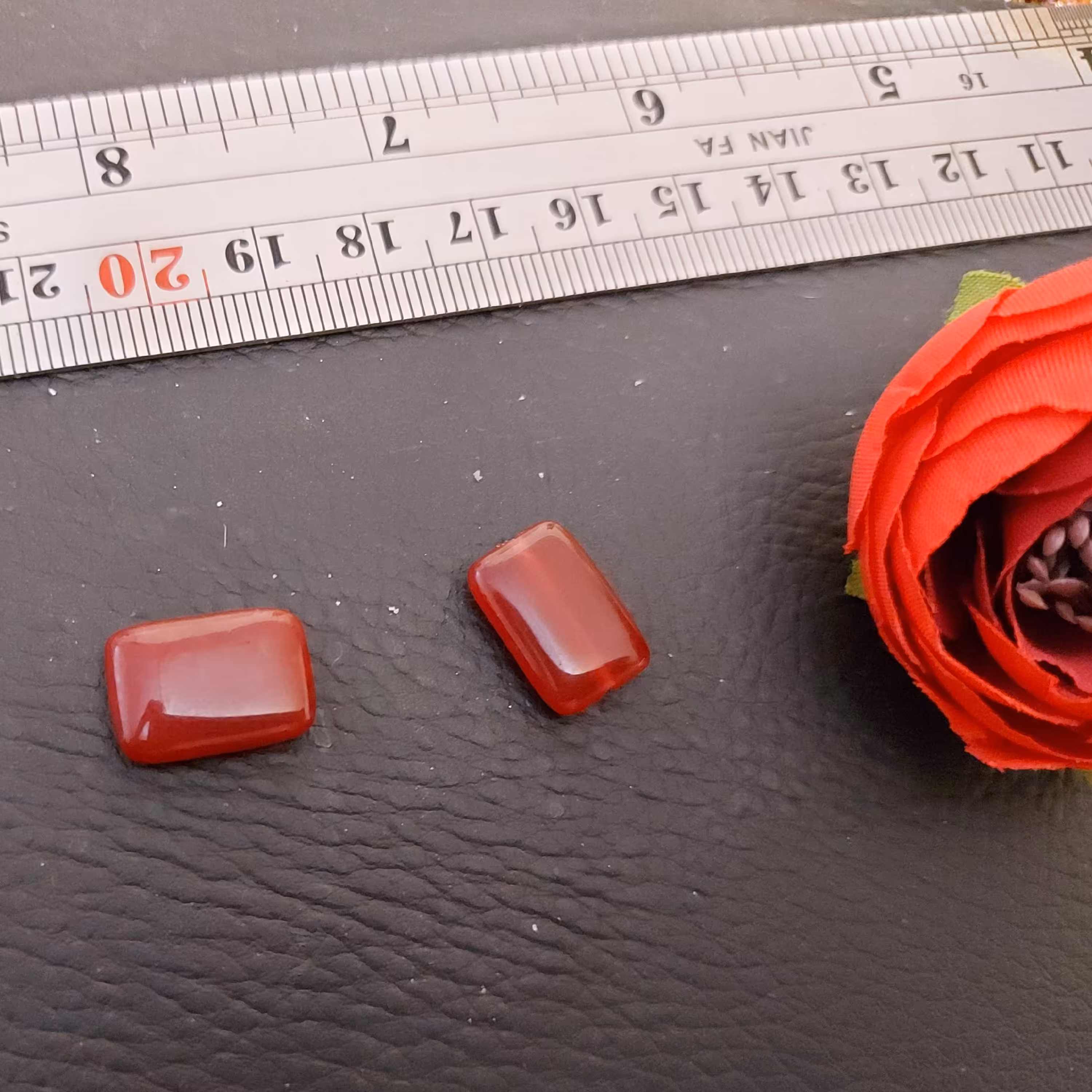 سنگ عقیق درجه دو مستطیلی  قرمز تک عددی