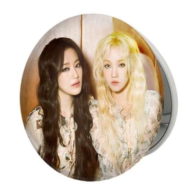 آینه جیبی خندالو طرح یوکی و شوهوآ جی آیدل GIdle مدل تاشو کد 19585