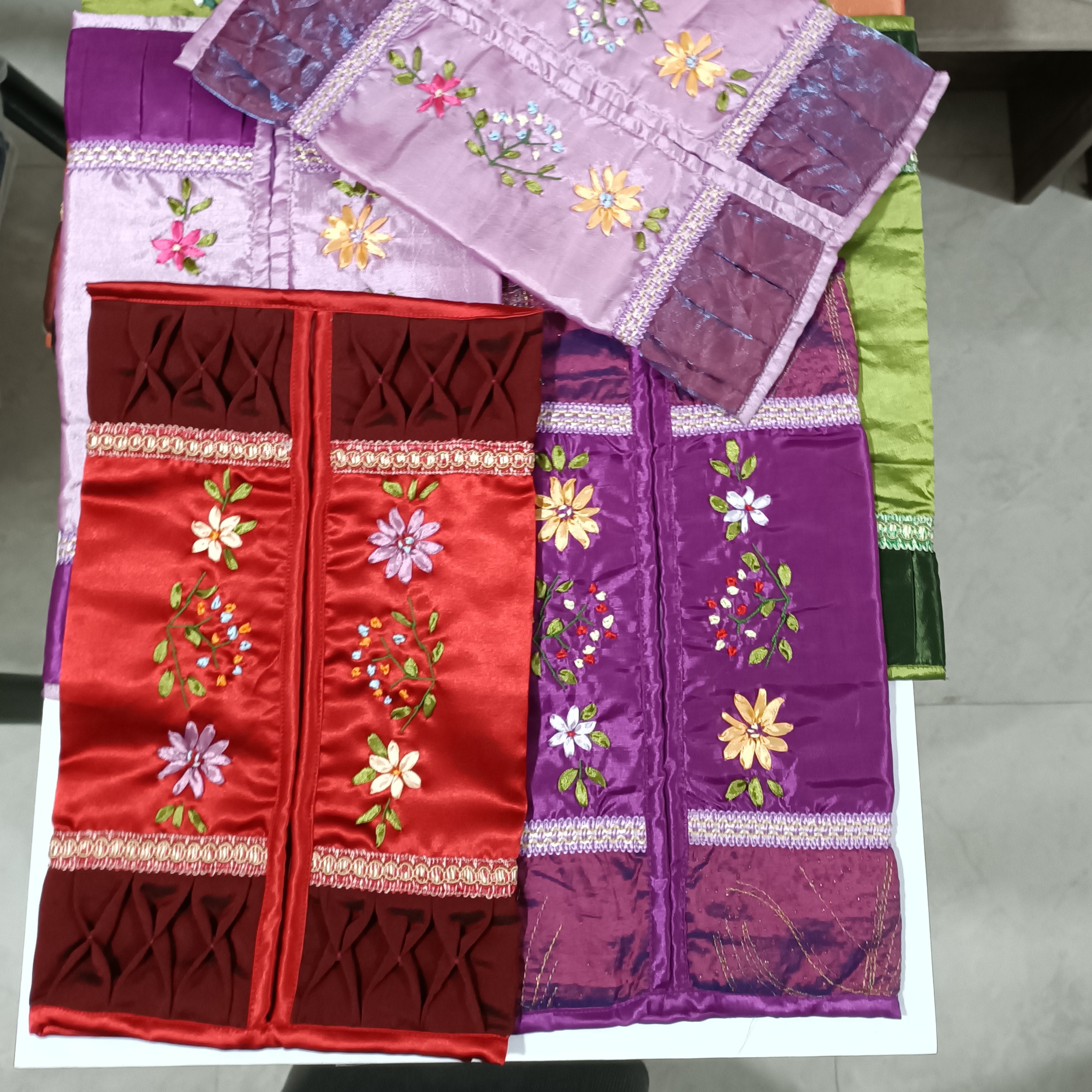 جا دستمال کاغذی روبان دوزی شده