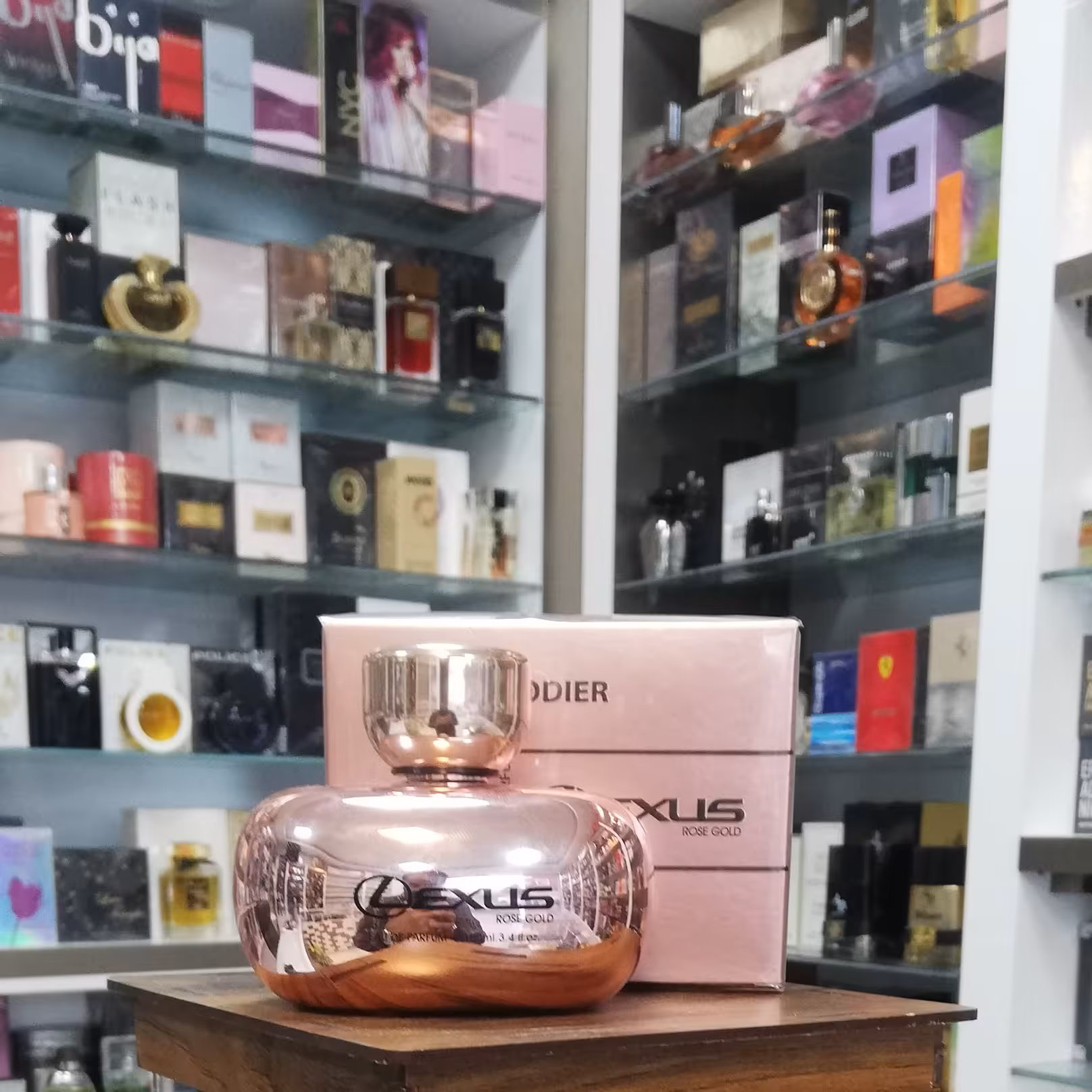 ادو پرفیوم رودیر Lexus Rose Gold
Rodier Lexus Rose Gold Eau de Parfum