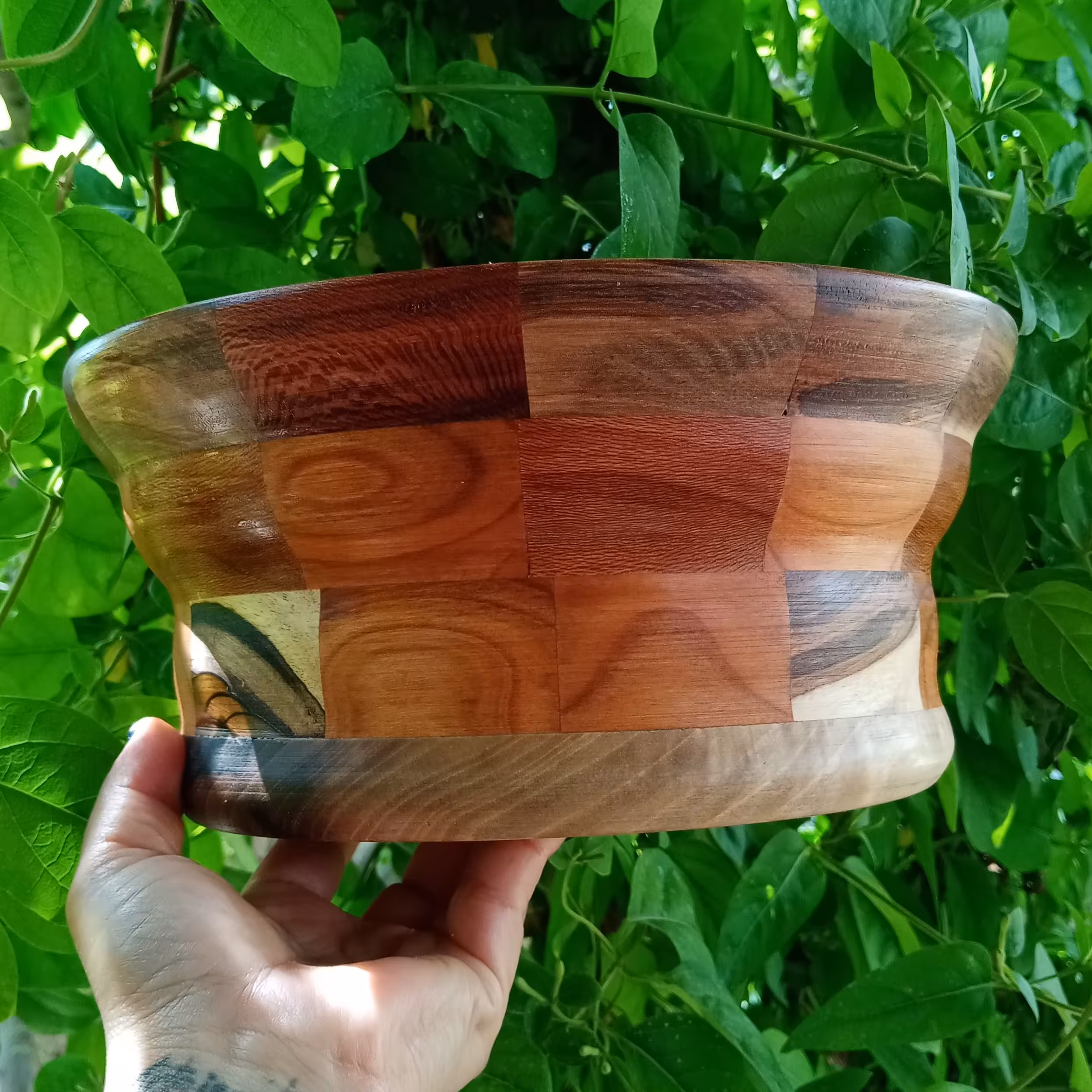 کاسه لایه چینی خراطی،دست ساز از چند رنگ چوبِگلابی، گردو، چنار