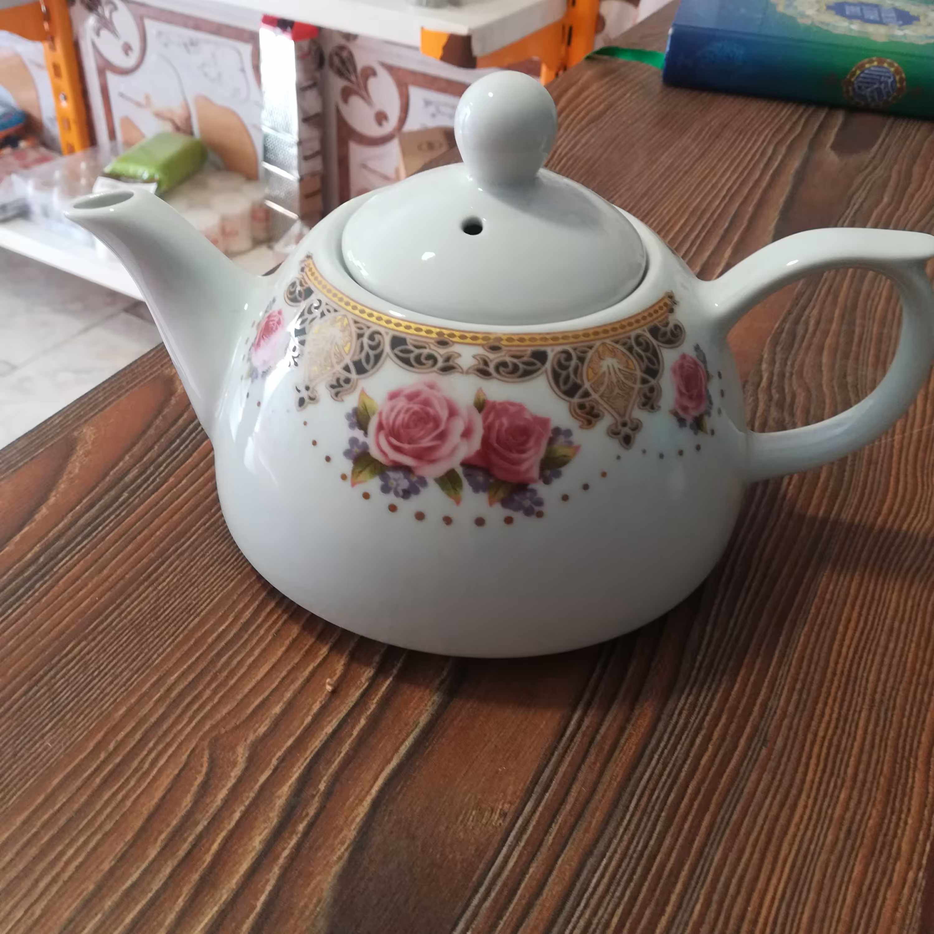 قوری رنگ صورتی 