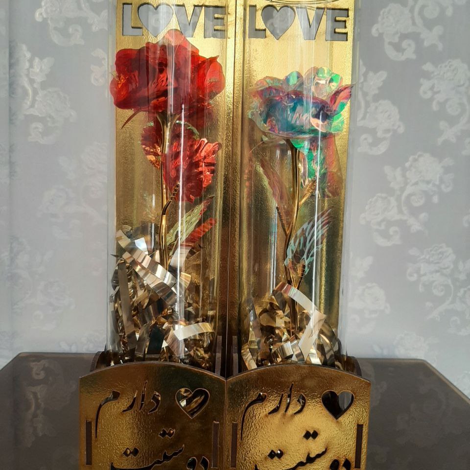 باکس گل رز شیشه ای دوست دارم