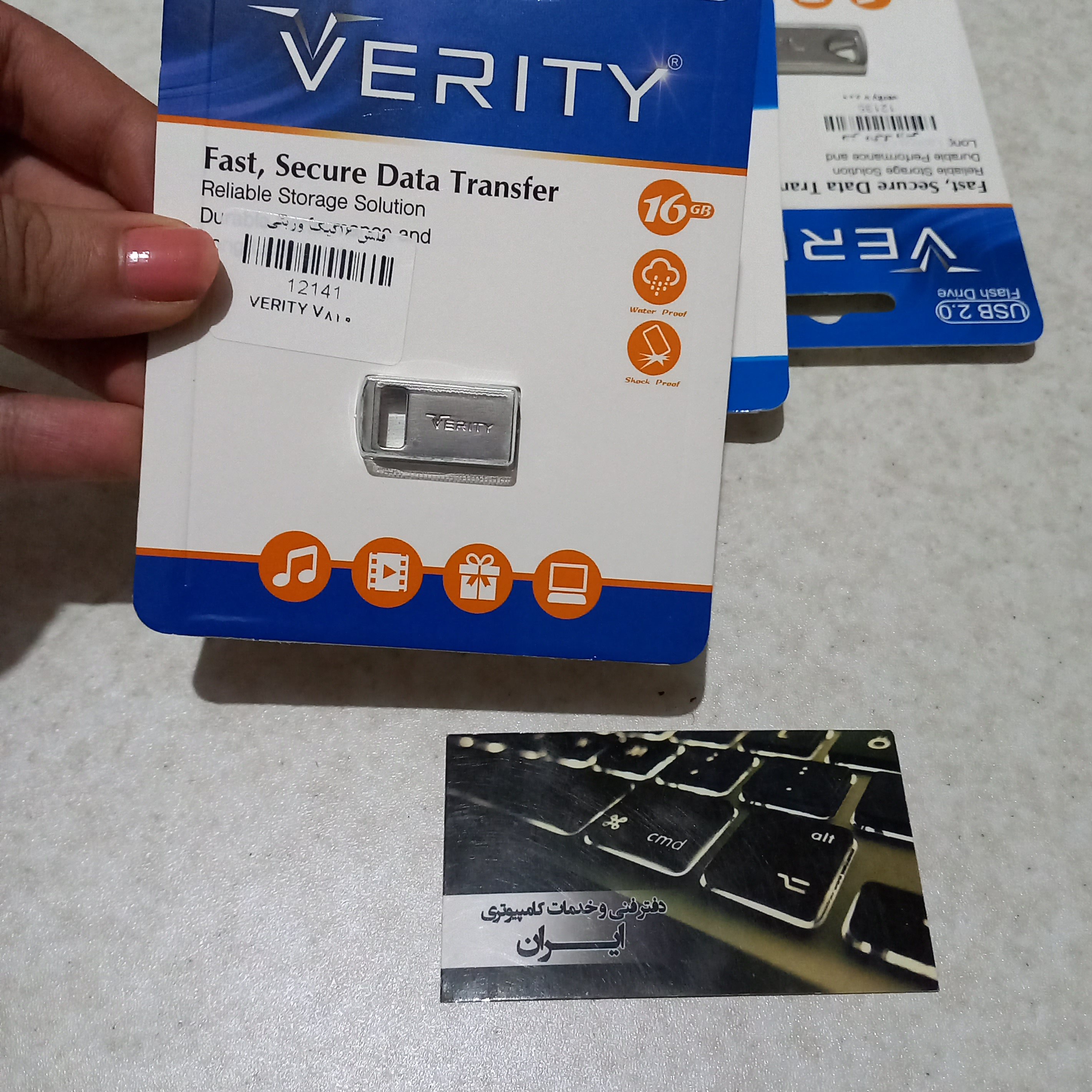 فلش مموری وریتی مدل V810 ظرفیت 16 گیگابایت

