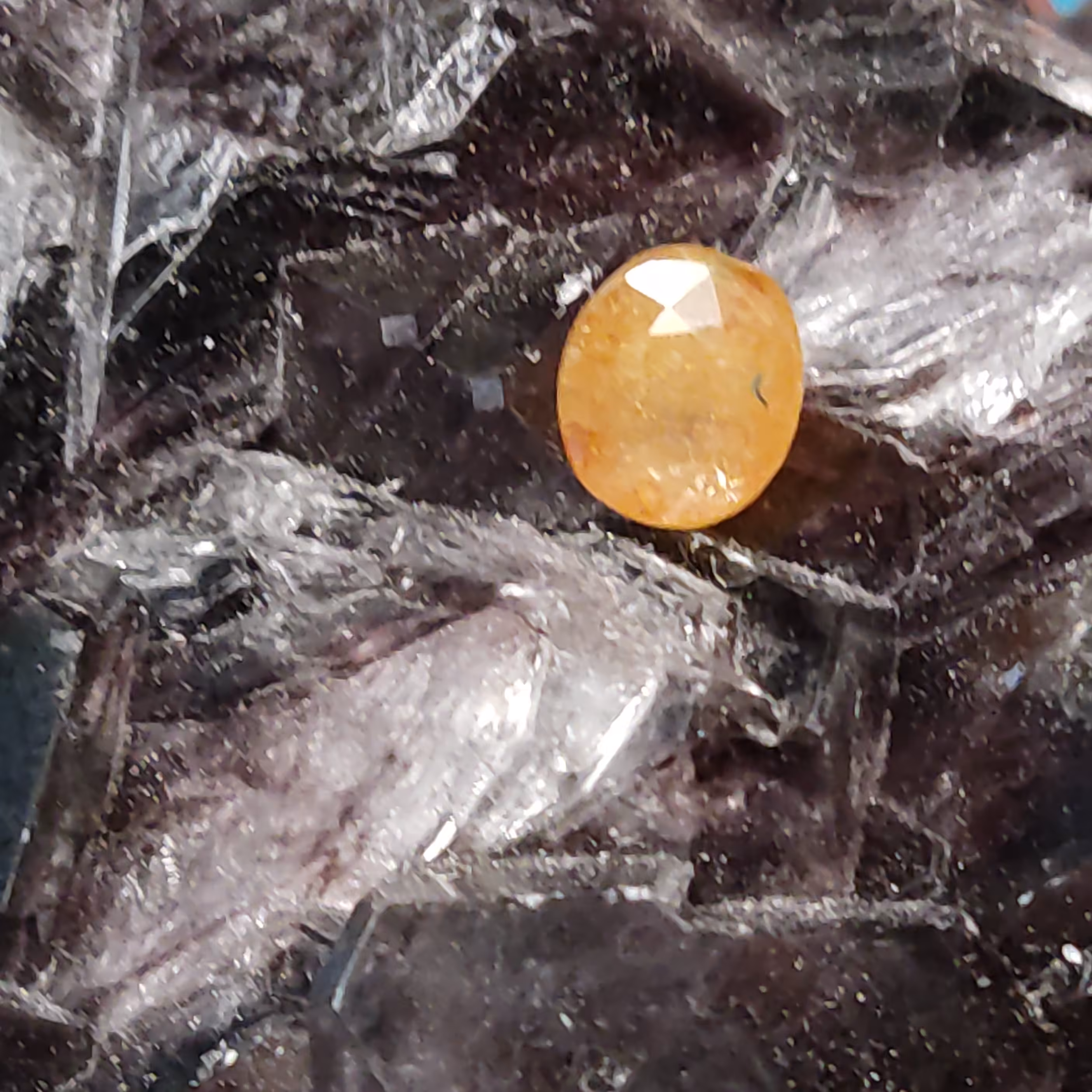 یاقوت زرد آفریقایی کاملا طبیعی بدون رنگ وهیت سنگ خوشبختی به قیمت عمده