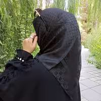 روسری مشکی نخ ابریشم مجلسی مارک ولنتینا قواره 90 سبک لیز نیست