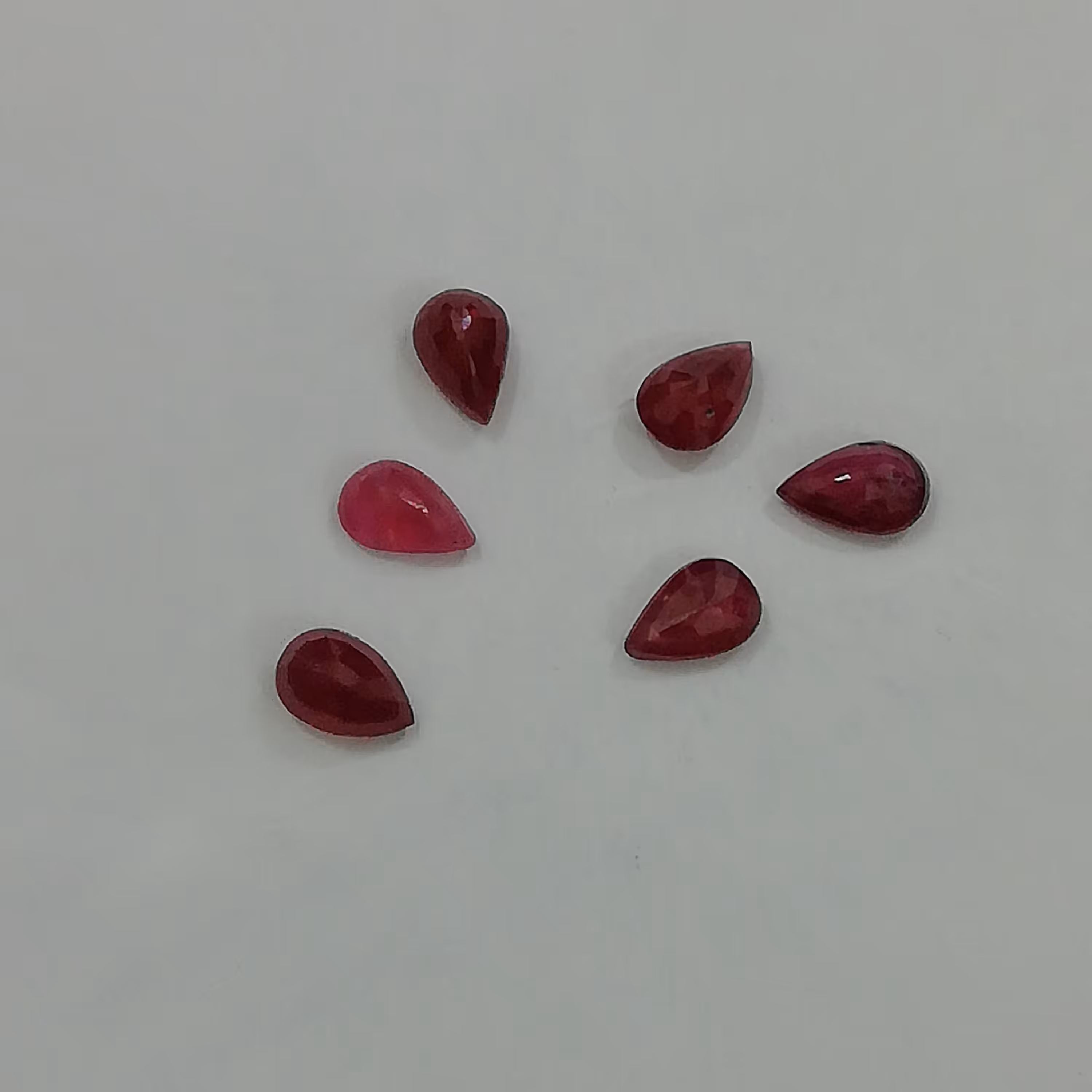 سنگ یاقوت مدل اشکی ریز