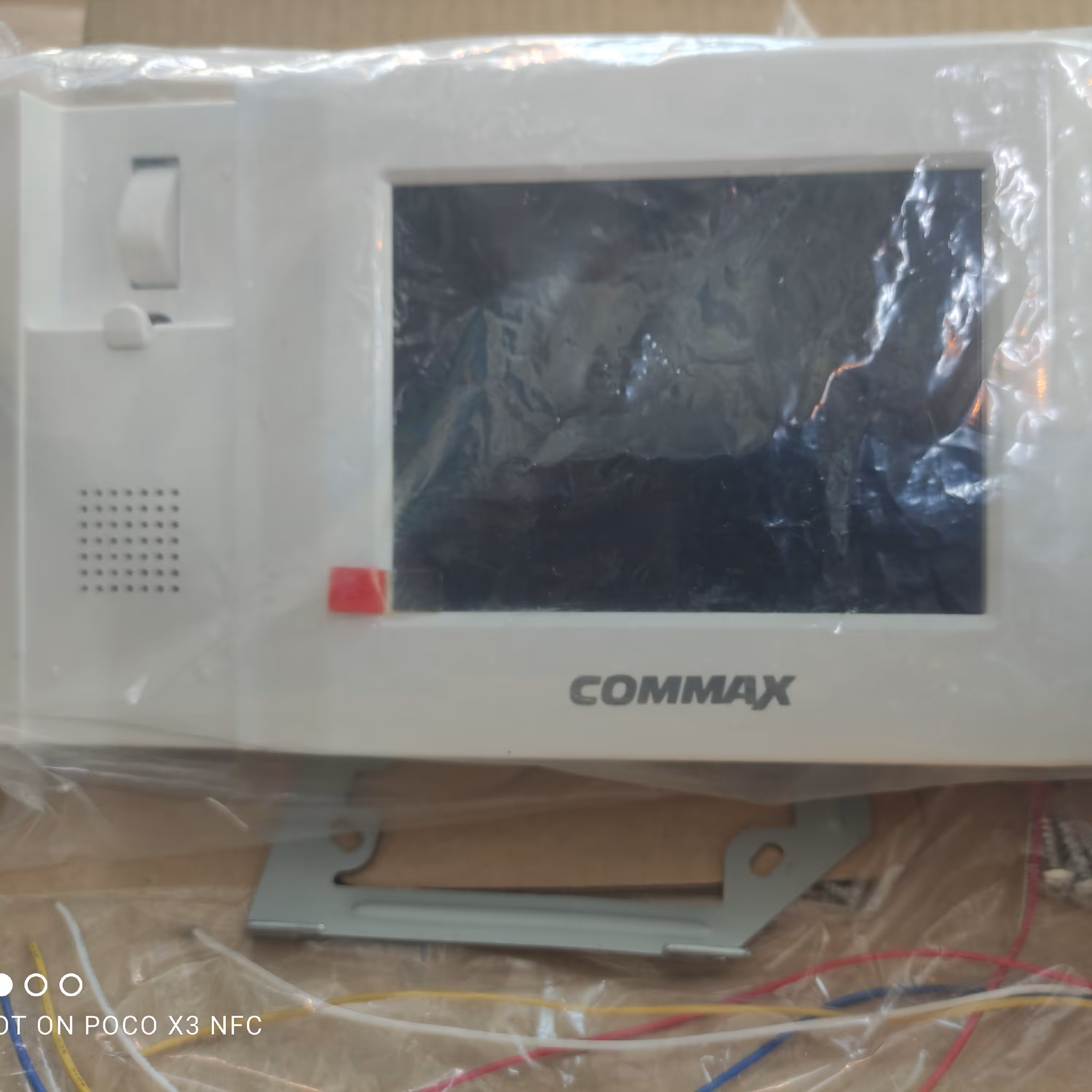 آیفون تصویری کوماکس