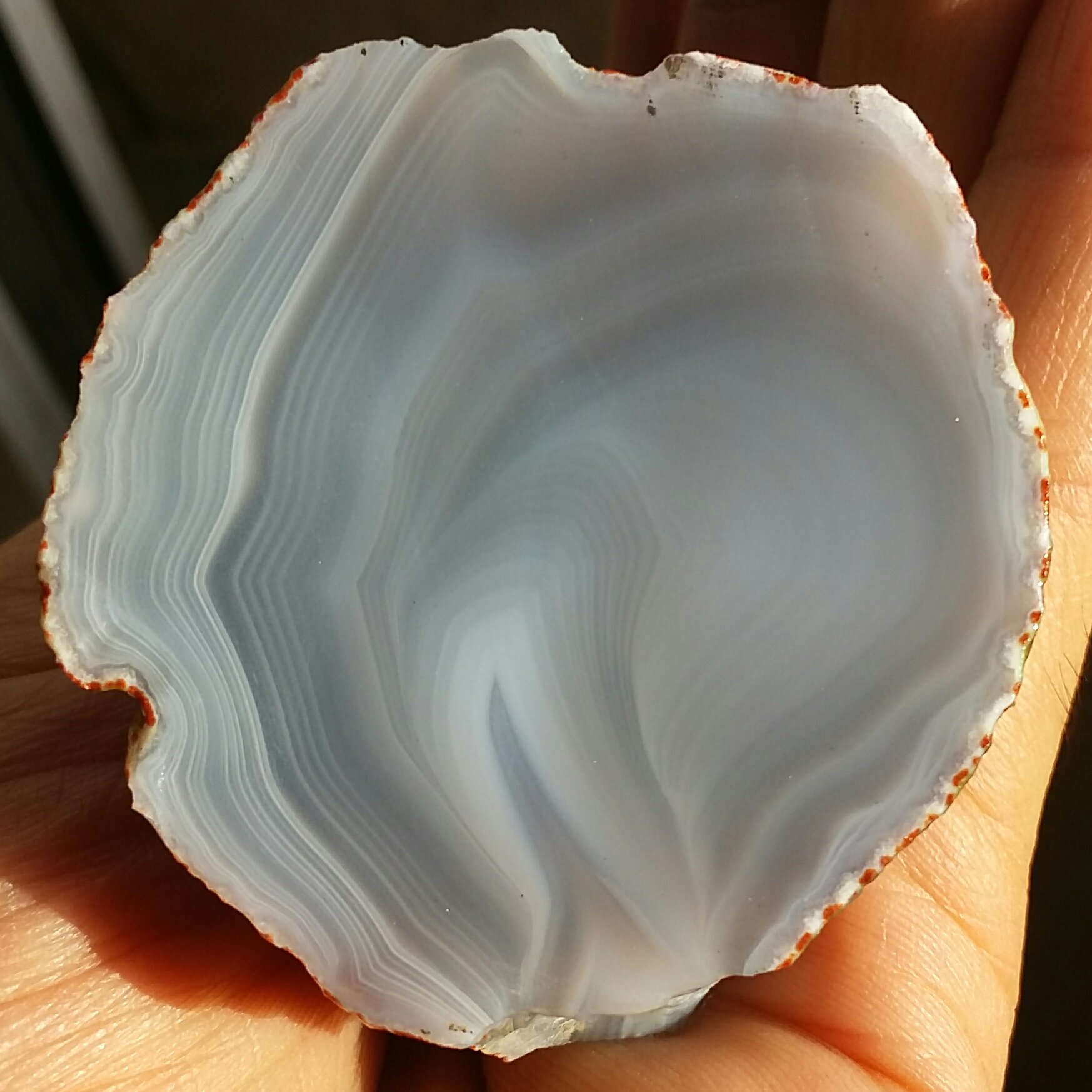 اسلایس سنگ راف عقیق سلیمانی 3بعدی بسیاار دیدنی کاملا طبیعی زیبا محشر عمق دار با قابلیت ساخت چندین نگین بی نظیر
