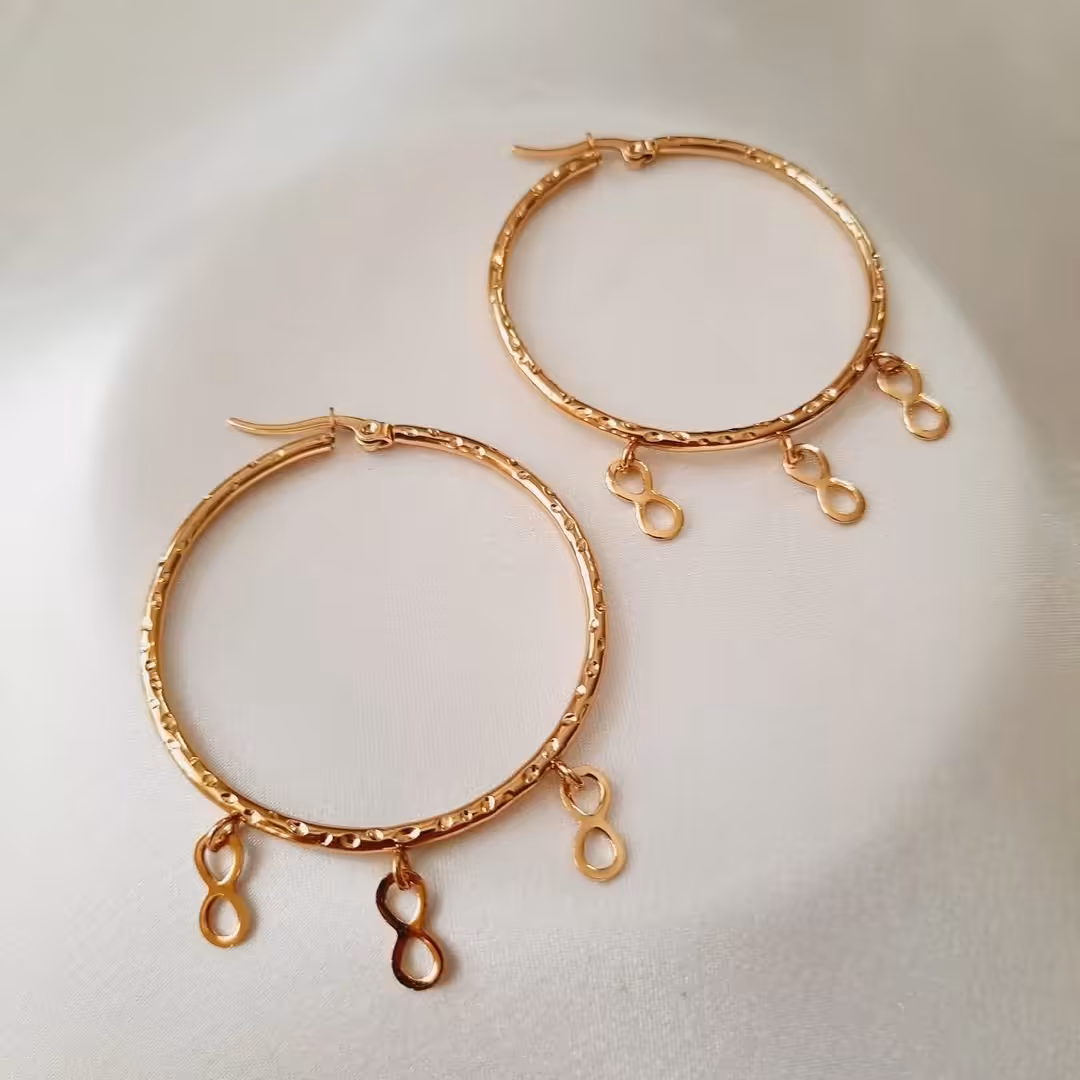 گوشواره  حلقه ای آویز دار بی نهایت طلایی