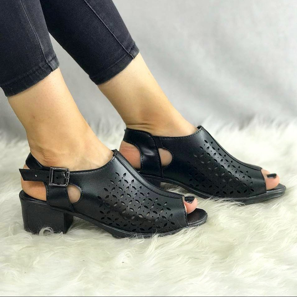 کفش تابستانه زنانه و دخترانه با قیمتی مناسب 😍