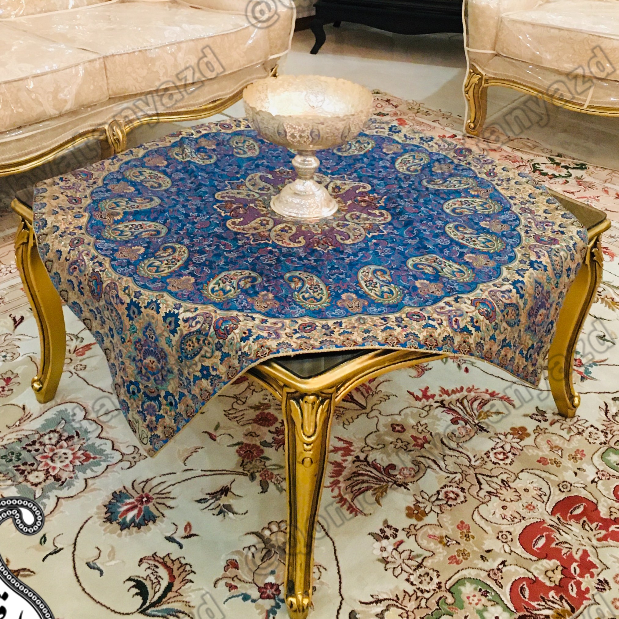 رومیزی مربع تمام ابریشم ترمه طرح نسترن(4رنگ )