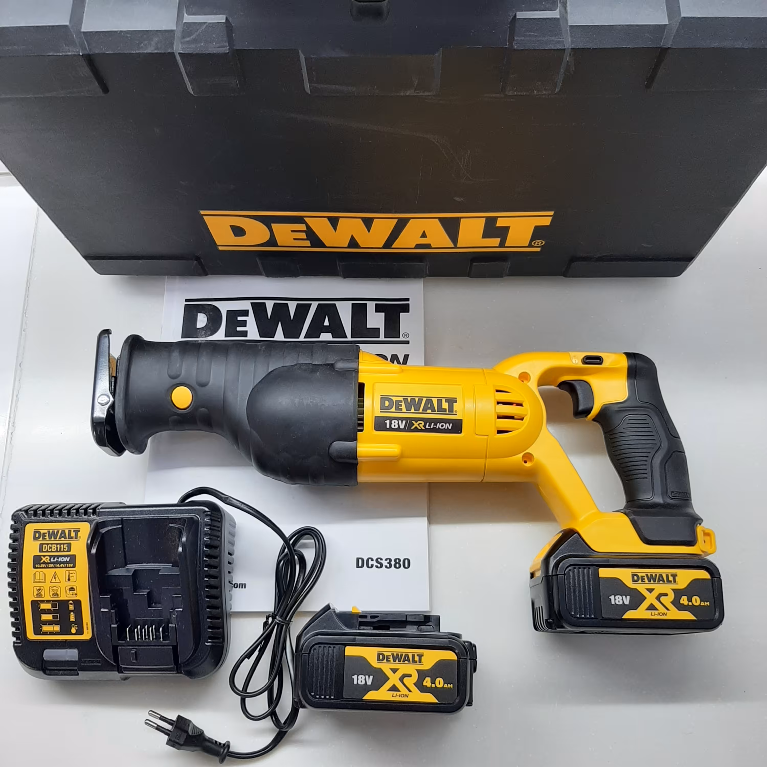 اره افقی بر شارژی دیوالت مدل dcs380m2