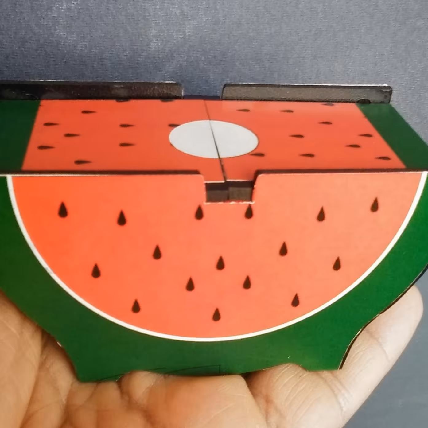 جعبه چوبی طرح هندوانه مناسب هدیه شب یلدا