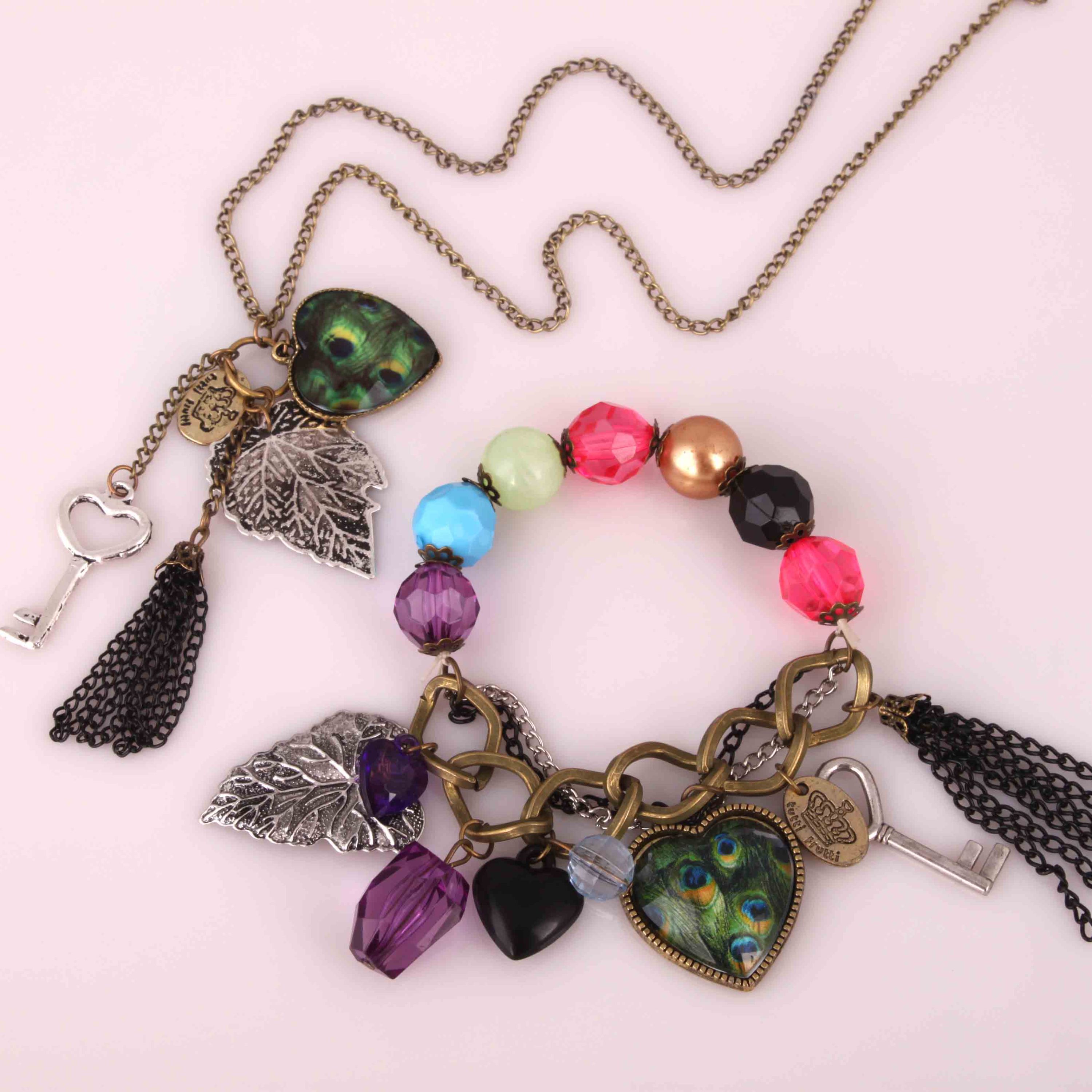 نیم ست گردنبند و دستبند برنزی طرح قلب و برگ