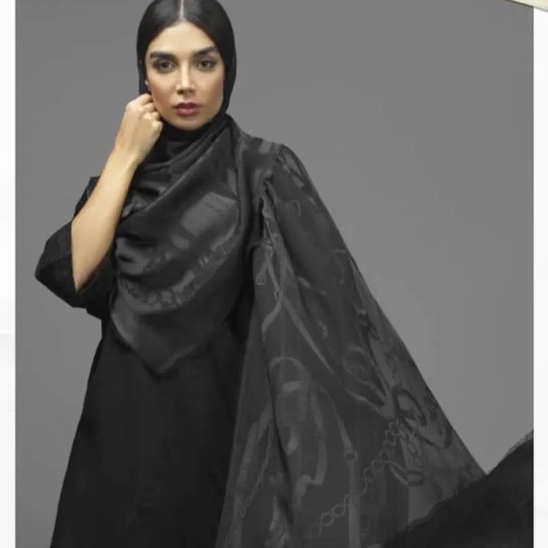 شال ابریشم ژاگارد مشکی