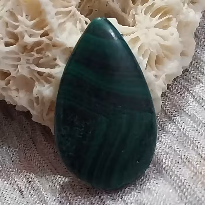 نگین مالاکیت طبیعی  اشک تراش زیبا