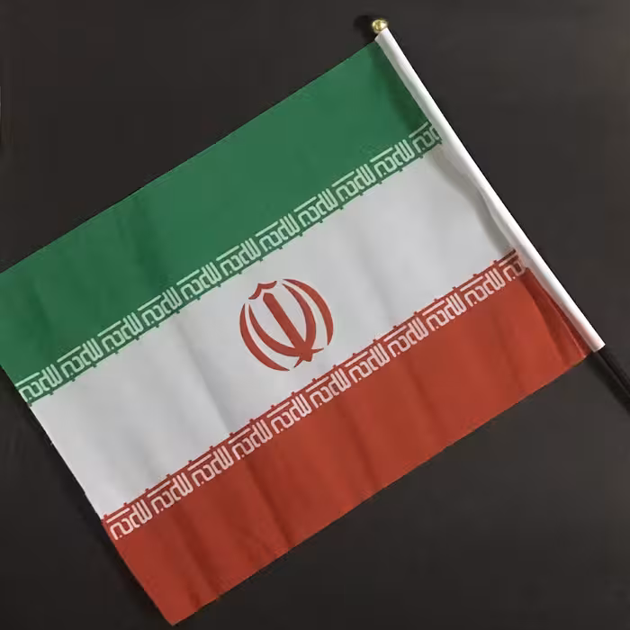 پرچم دستی ایران ساتن درجه 1 سایز 30در40 همراه با نی و نگین