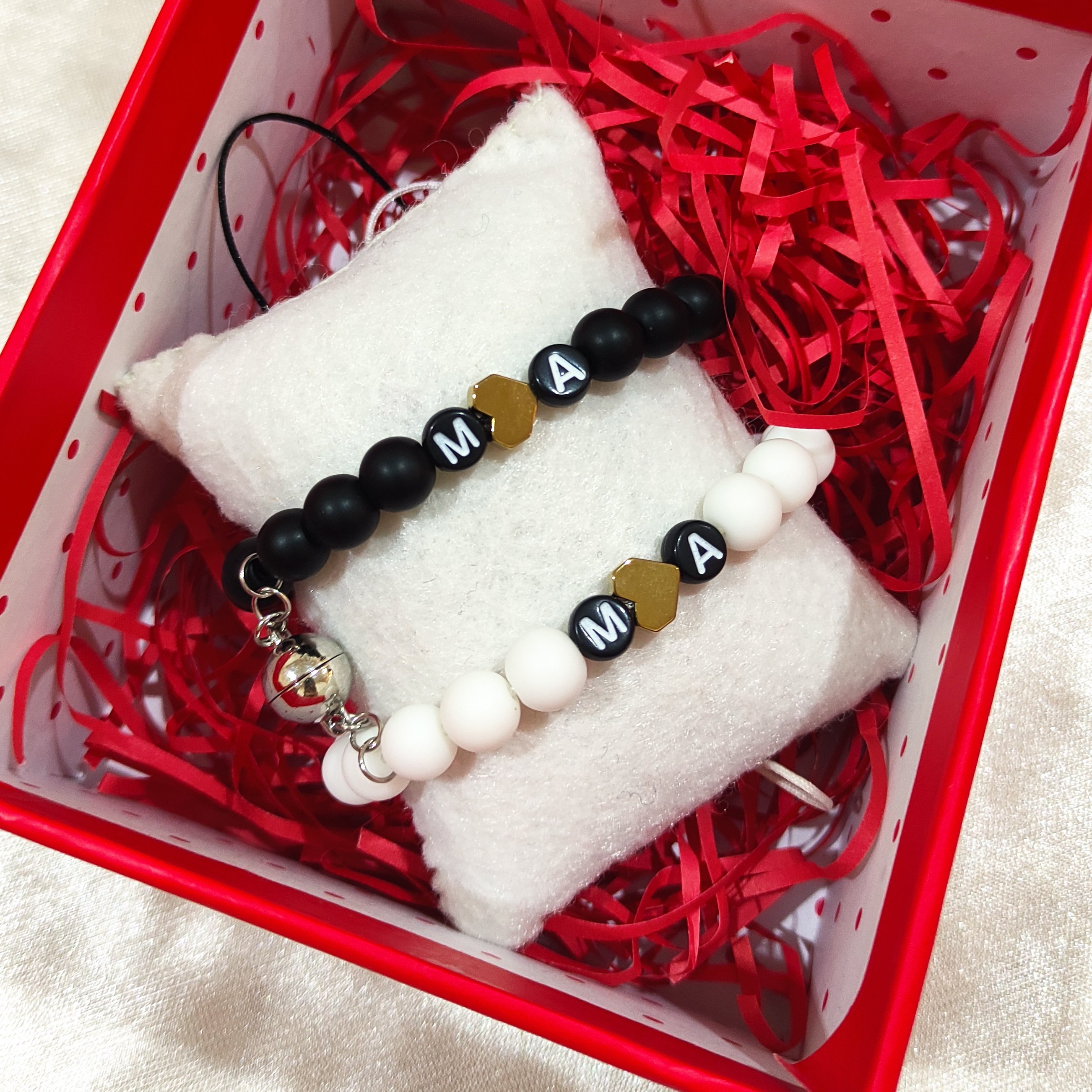 دستبند اونیکس حروفدار مجموعه 2عددی