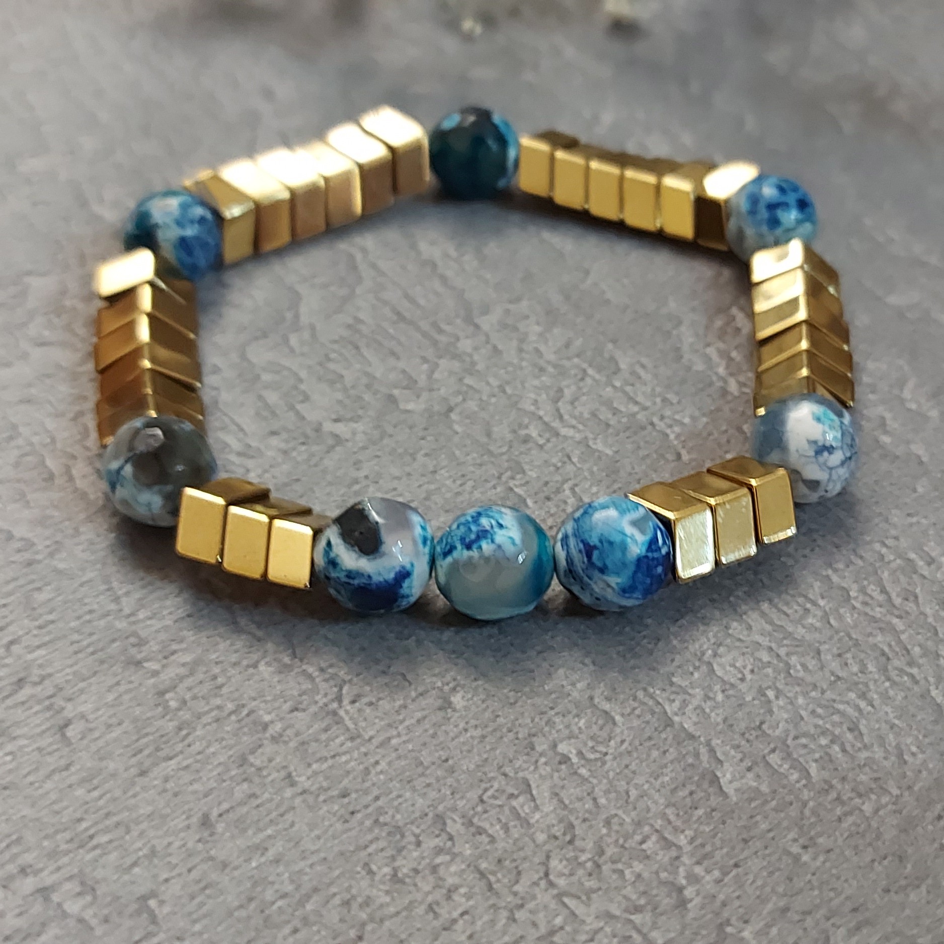 دستبند سنگ عقیق ماداگاسکار و حدید