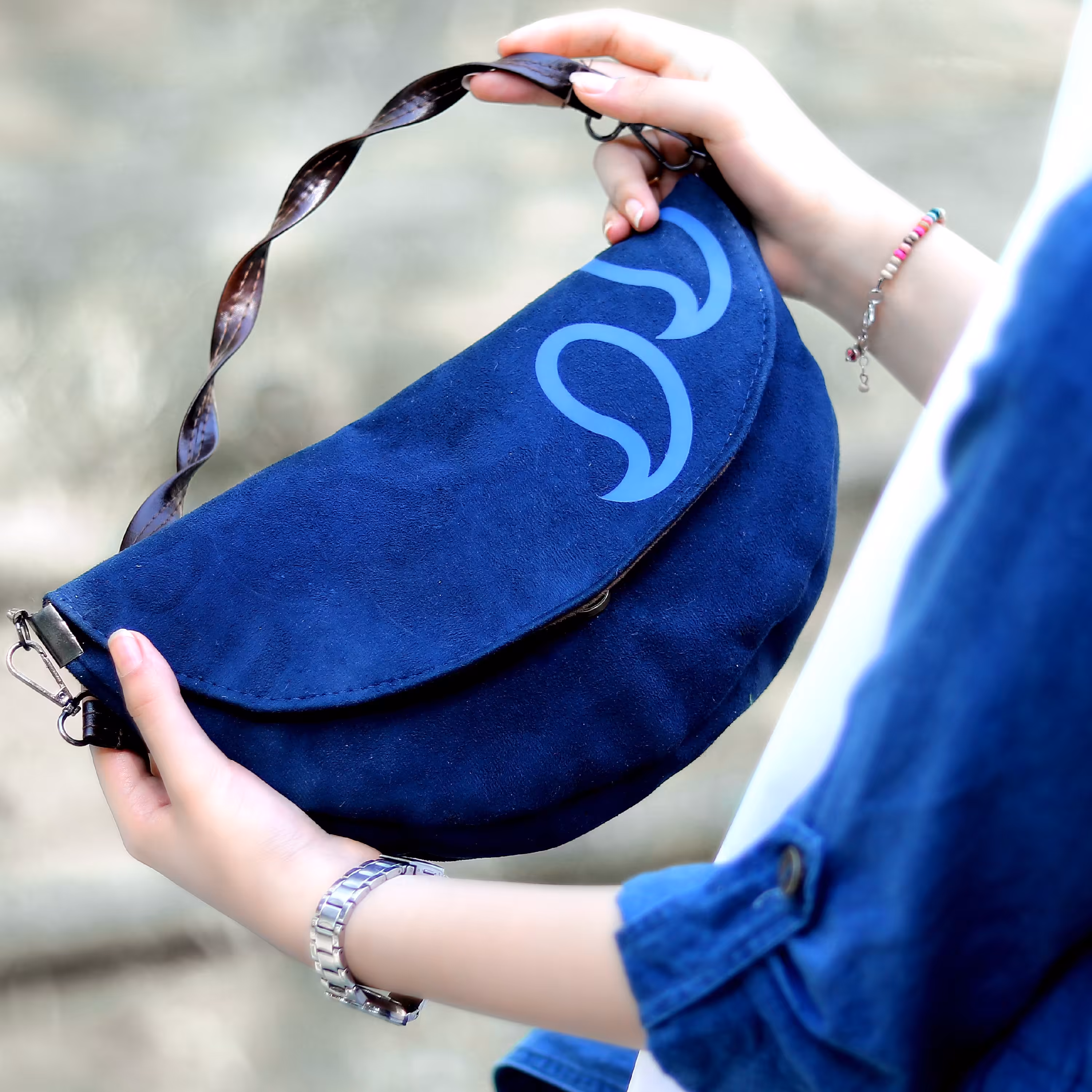 کیف دخترونه کیف مهمونی  دوشی سرمه ای طرح زیبا