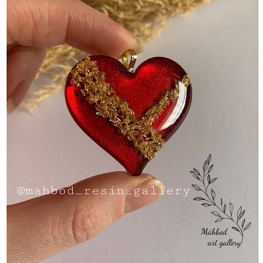 گردنبند رزینی قلب قرمز با زنجیر استیل رنگ ثابت