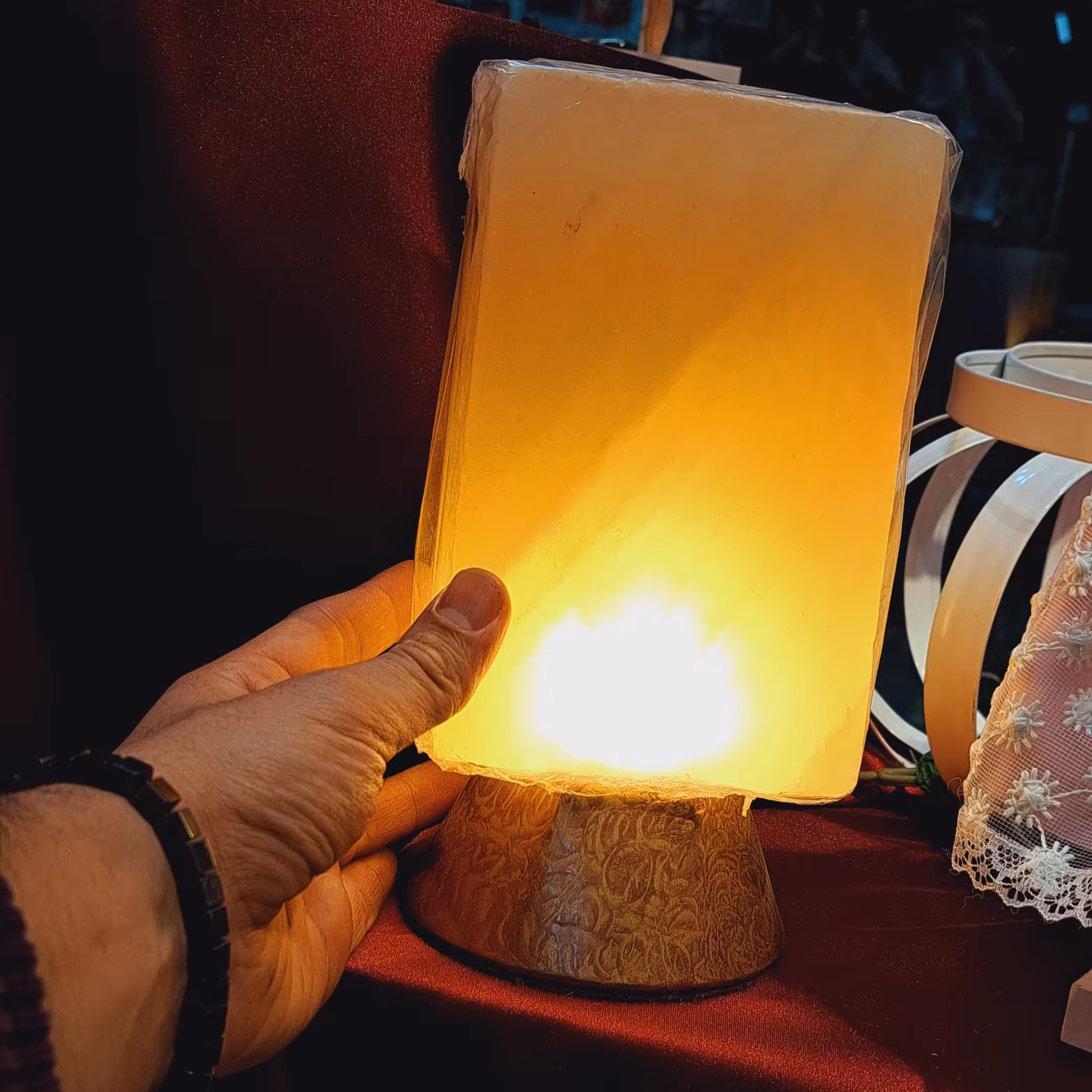 اباژور نمک وارداتی چراغ خواب نمک سنگ نمک هیمالیا چراغخواب نمکی دفع انرژی منفی  لوستر نمک چراغ خواب سنگ نمک
