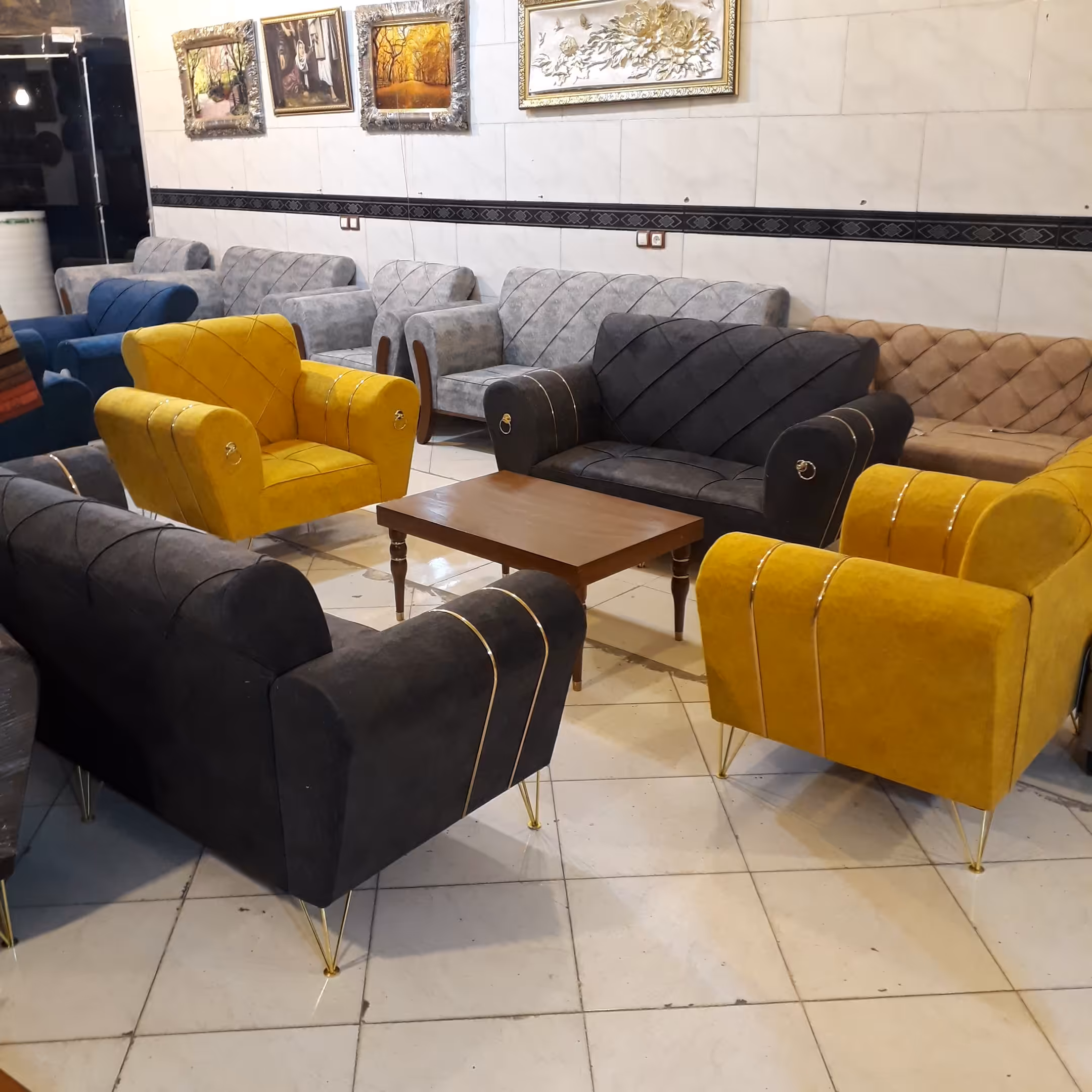 مبل اسکارلت راحتی آلما