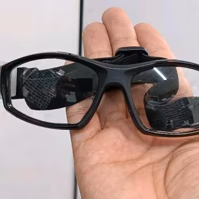 عینک طبی ورزشی