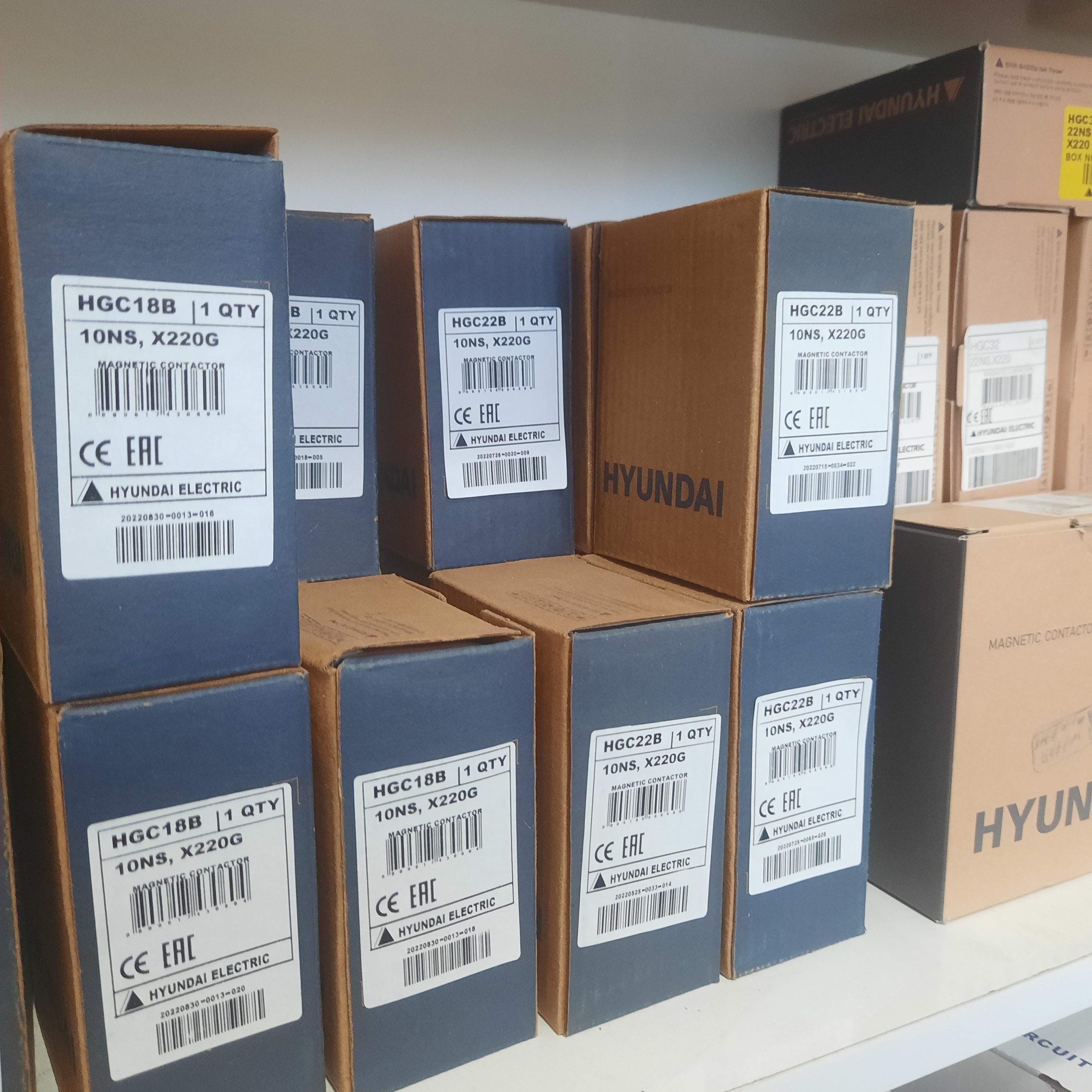 کنتاکتور 12 آمپرهیوندای