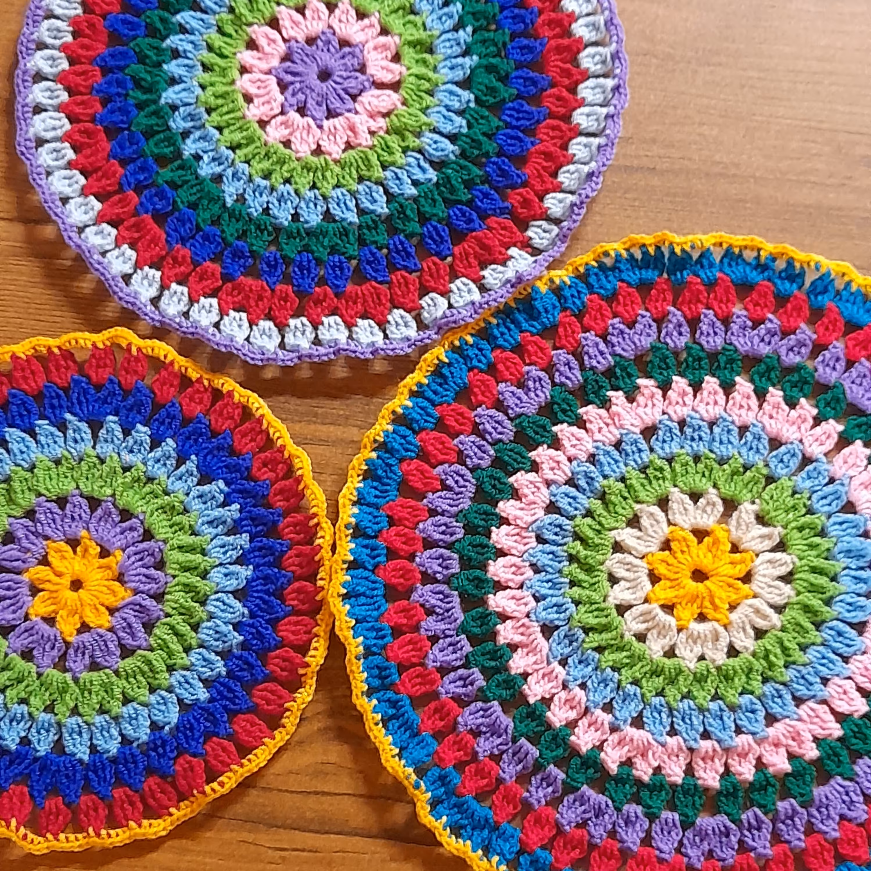 زیر قابلمه ای در سه سایز استاندارد ظروف تفلون