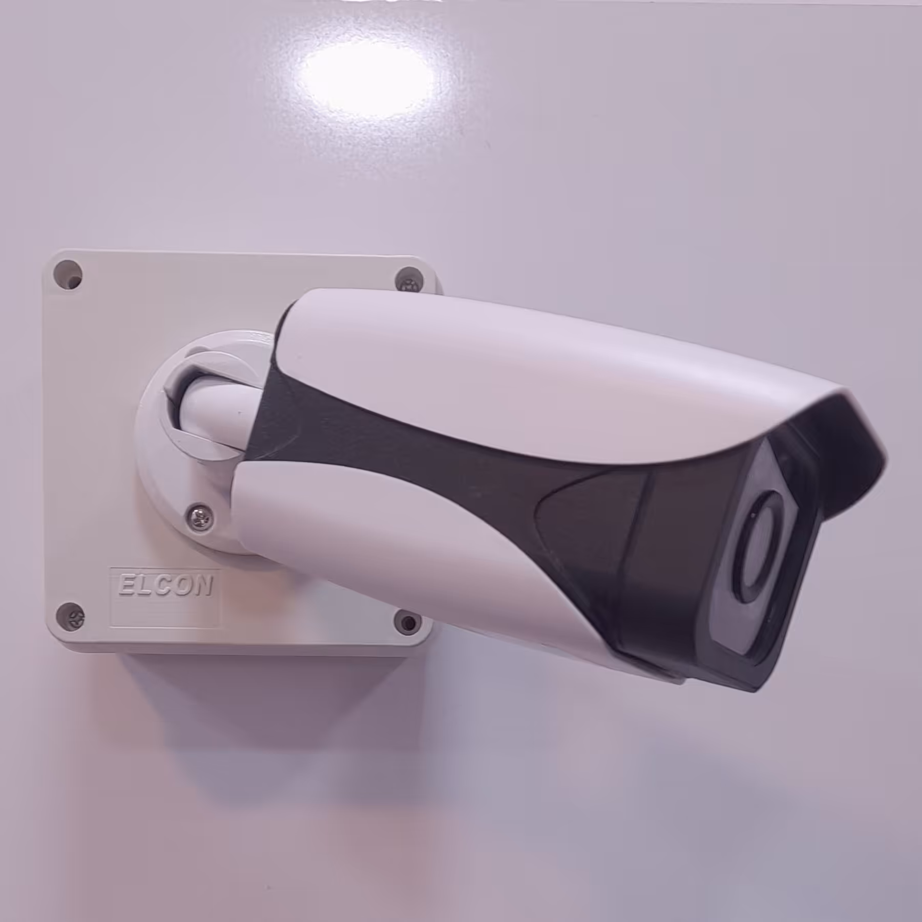 دوربین مداربسته 2 مگاپیکسل  AHD - ایمن الکترونیک 