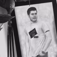 طراحی چهره سیاه قلم هدیه