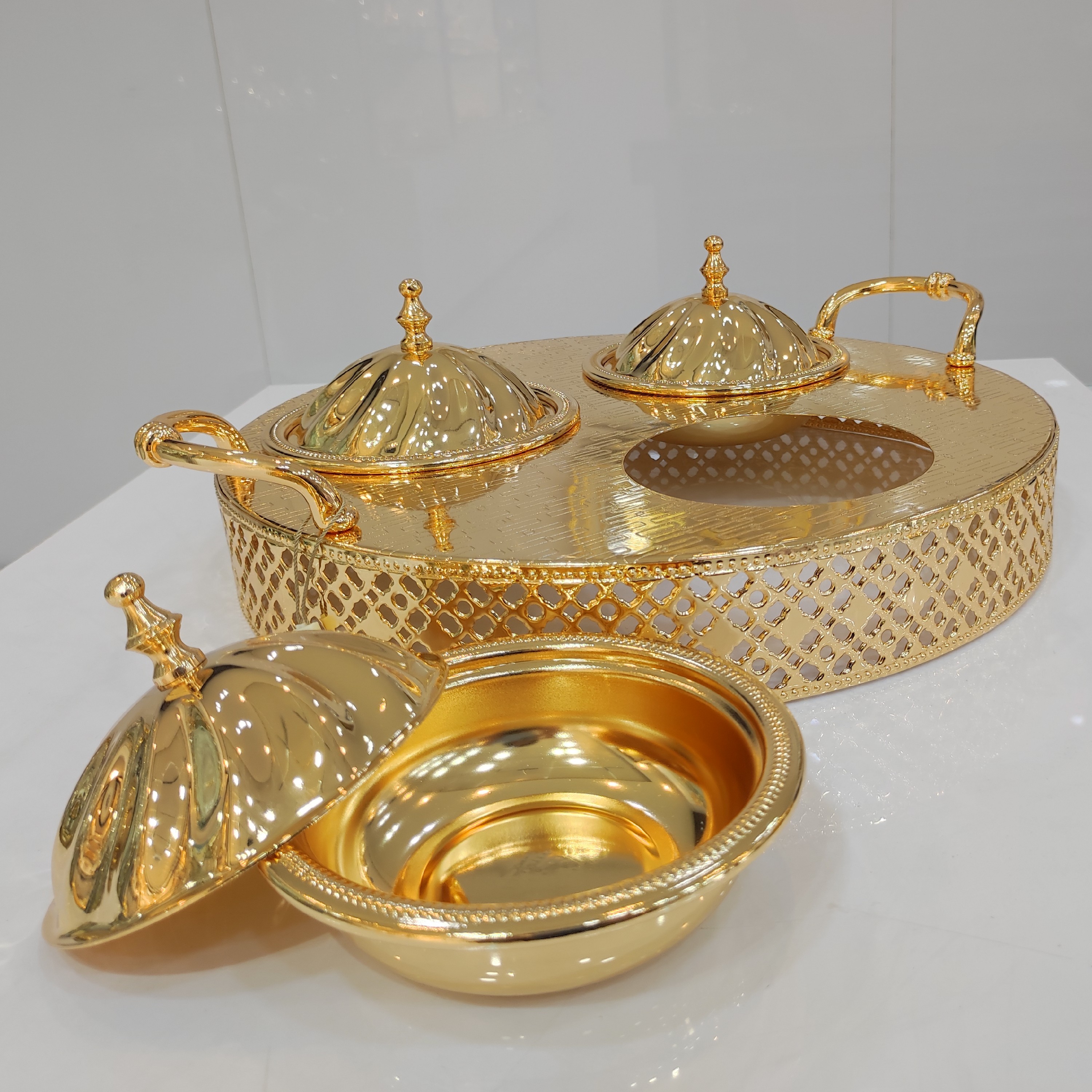  اردو خوری سه خانه فلزی طلایی رنگ ثابت