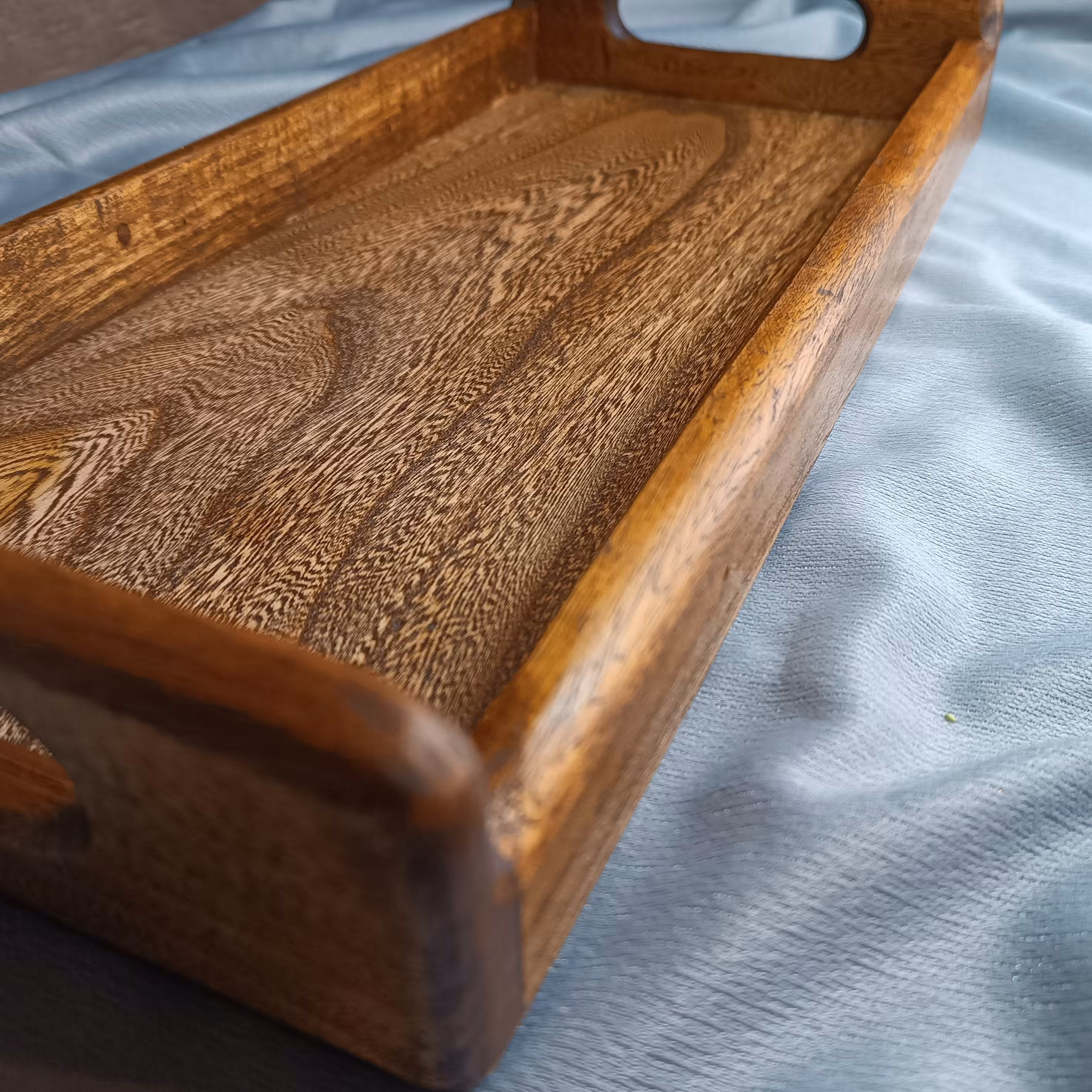 سینی چوبی با ابعاد 20در40سانت با رگه های فوق العاده زیبا