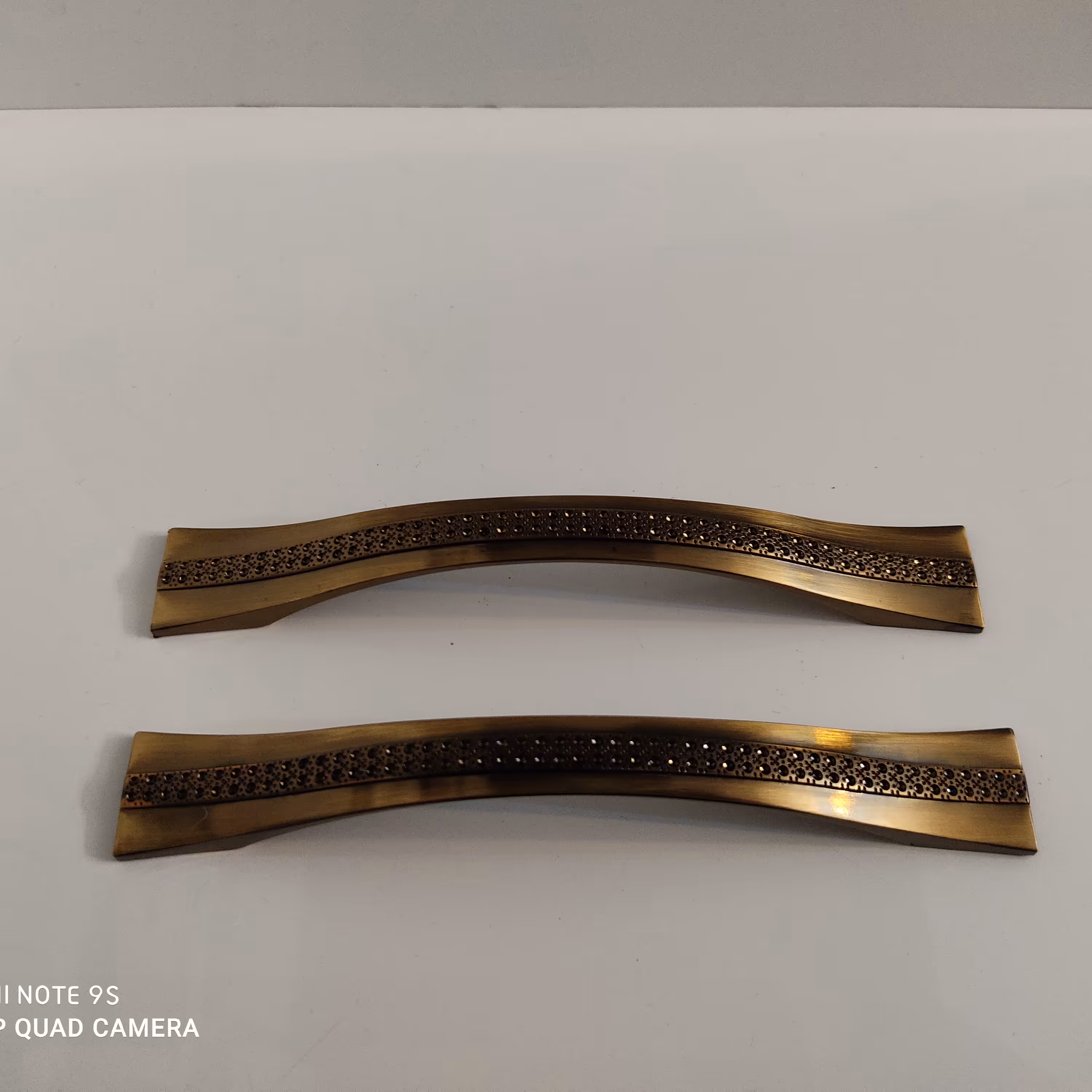 دستگیره کد z284 زیتونی براق سایز  160 و 192