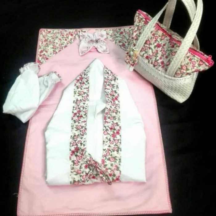 پک جشن تکلیف دختران شامل چادر ساق دست کیف و سجاده  سه سایز1و2و3