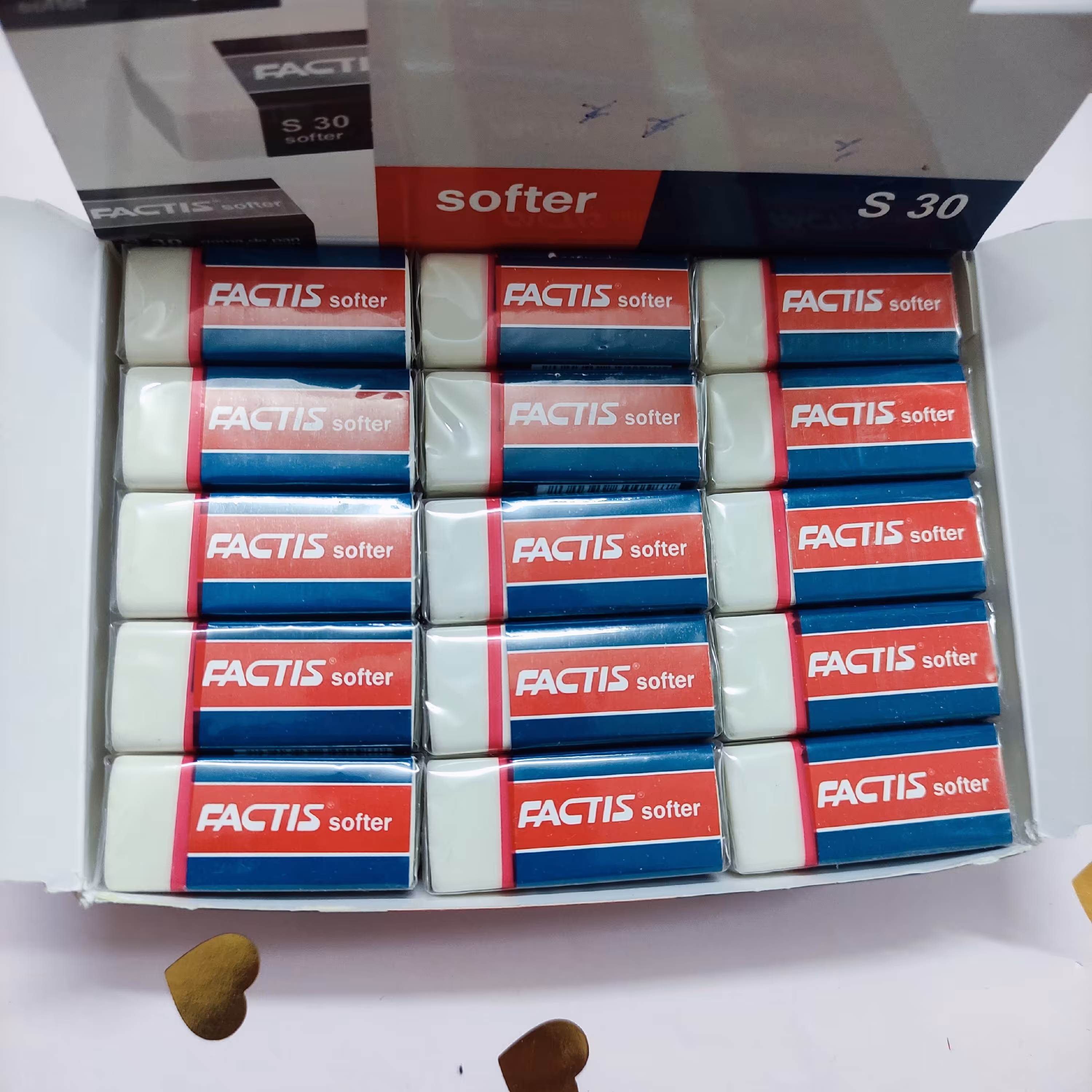 پاکن فکتیس کوچک 