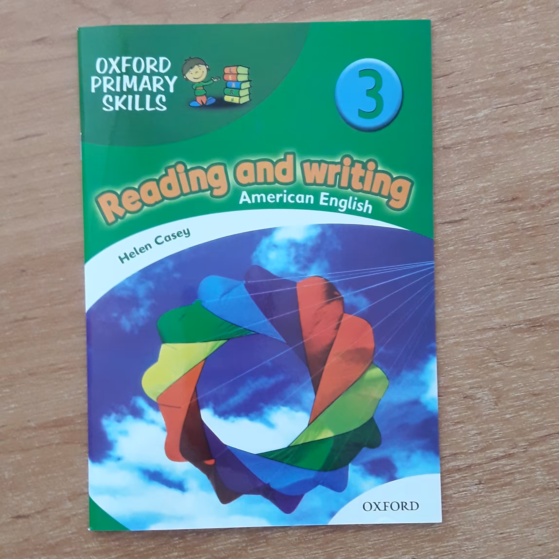 کتاب امریکن ریدینگ اند رایتینگ American Reading and Writing 3 منطبق با کتاب امریکن فمیلی فرندز 3