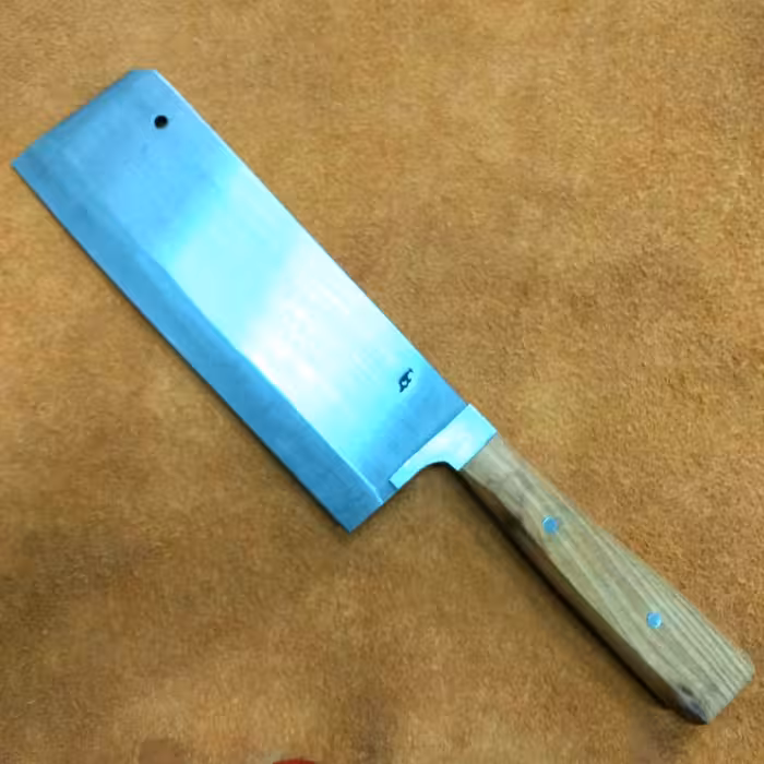 ساطور قصابی استخوان شکن  احمد جنس فولادی فنر آبدیده ماشین طول کل 34 سانت وزن 700 گرم ضخامت تیغه 5 میل عرض تیغه 7ونیم 